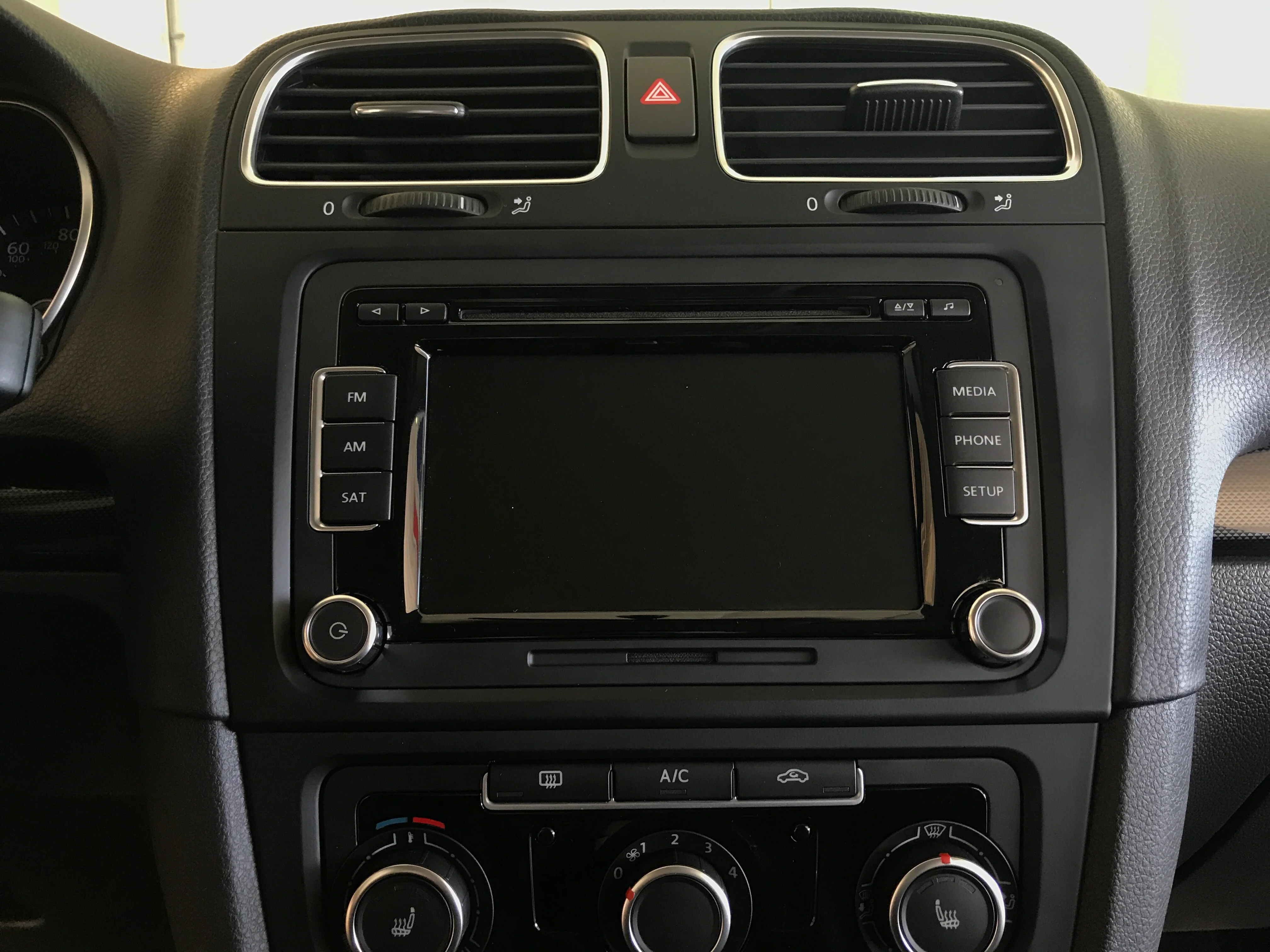 2014 Volkswagen Jetta TDI - Image 14