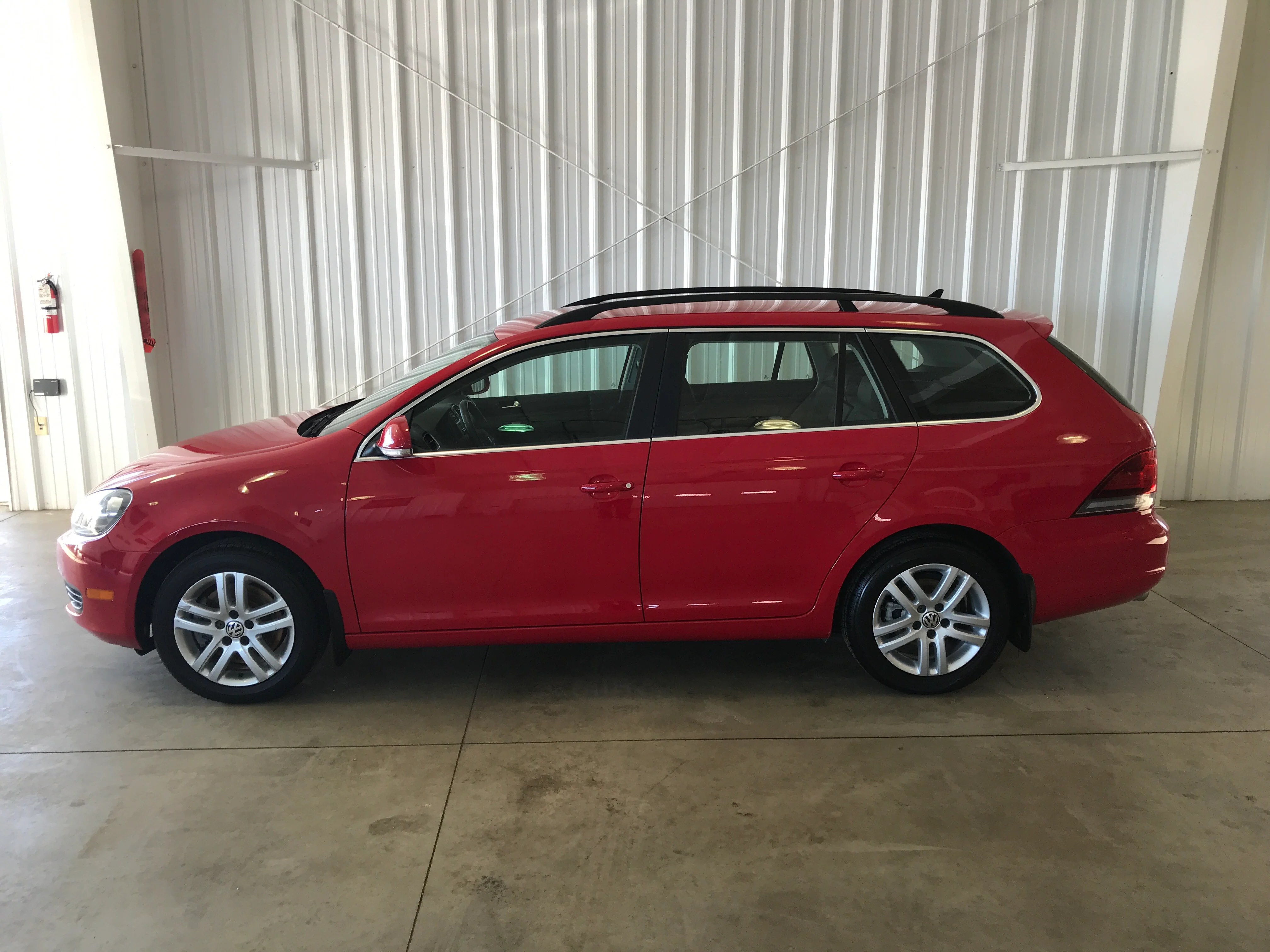 2014 Volkswagen Jetta TDI - Image 2