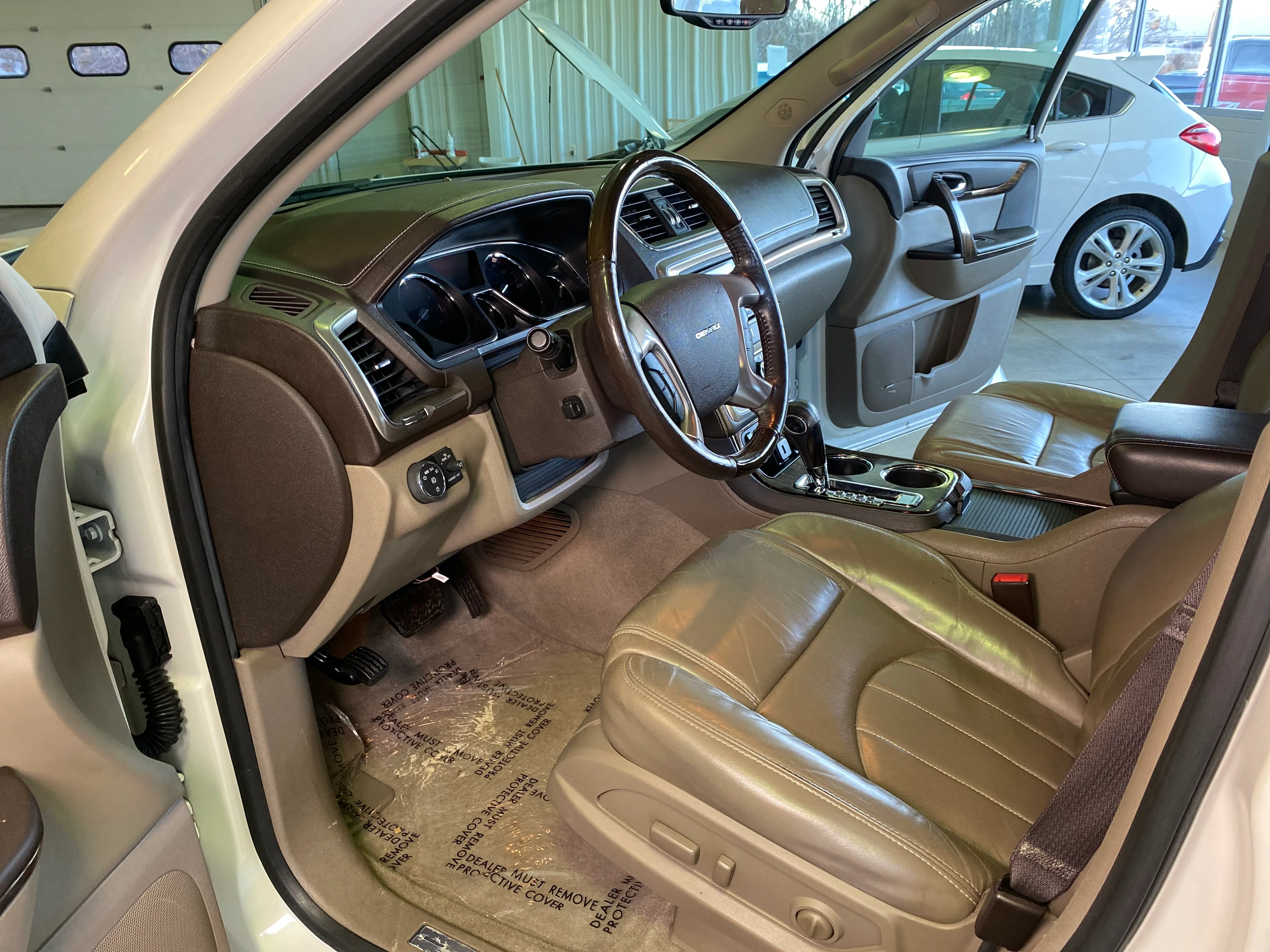 2015 GMC Acadia Denali AWD - Image 11