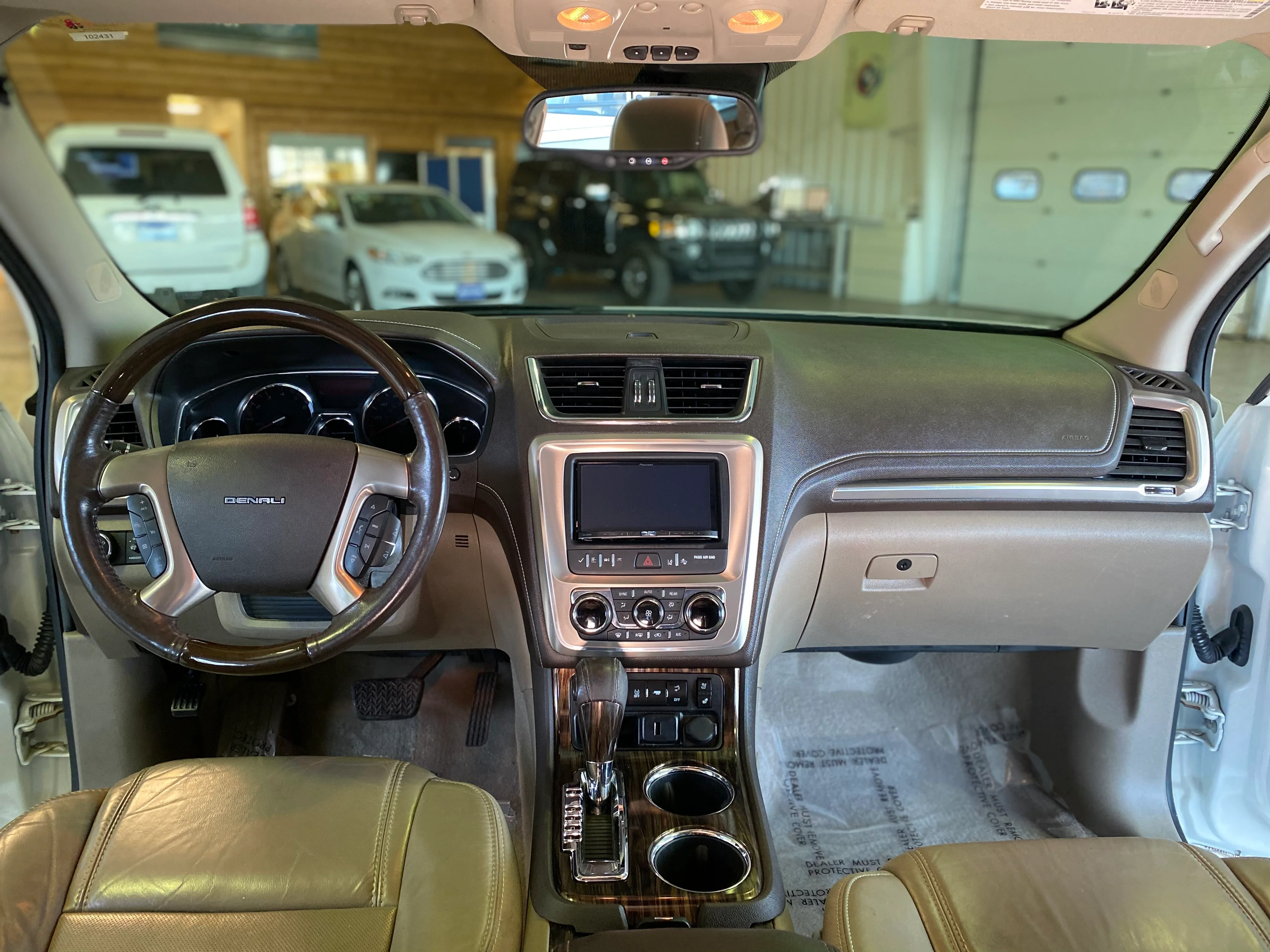 2015 GMC Acadia Denali AWD - Image 17