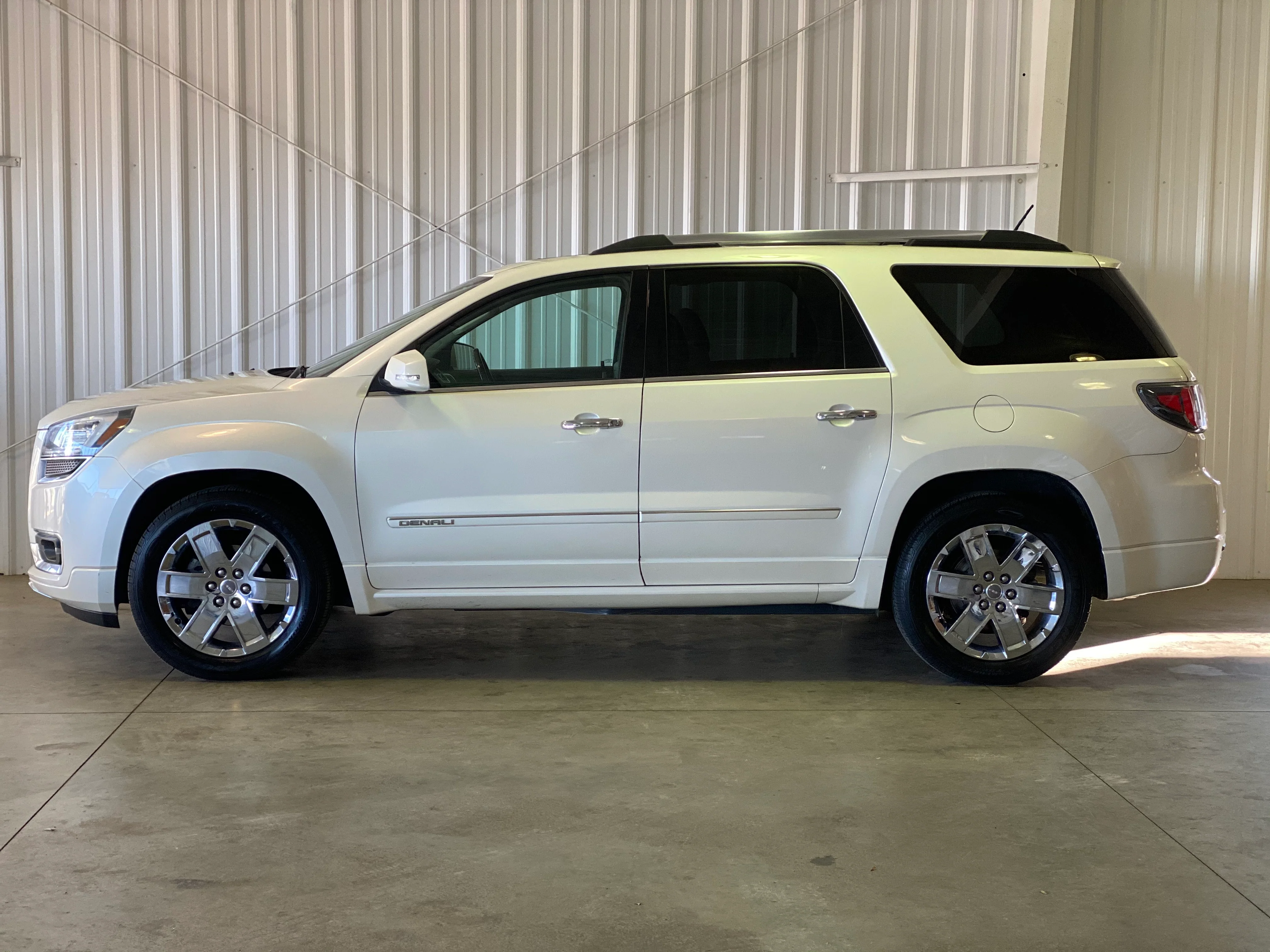 2015 GMC Acadia Denali AWD - Image 2