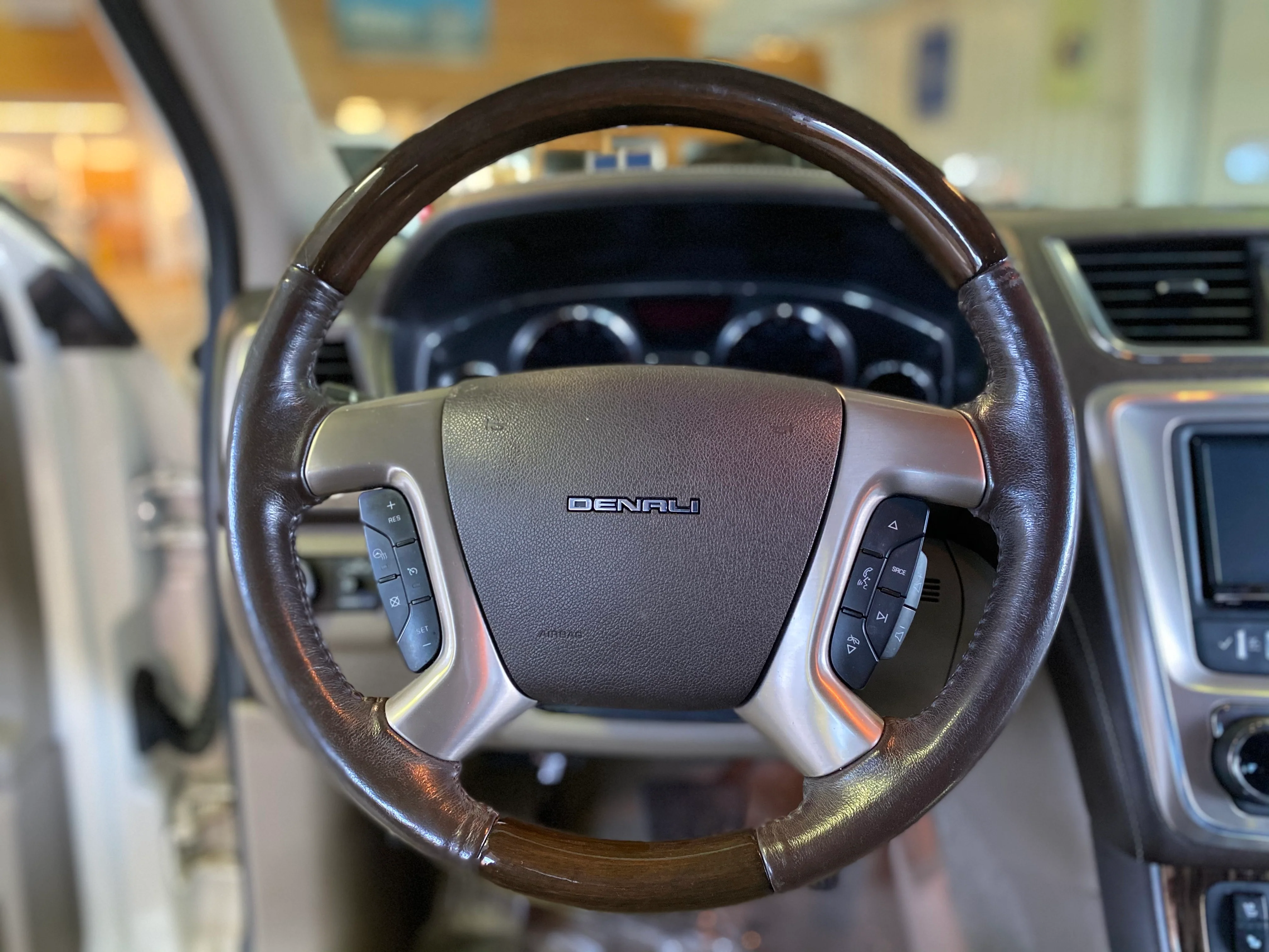 2015 GMC Acadia Denali AWD - Image 20