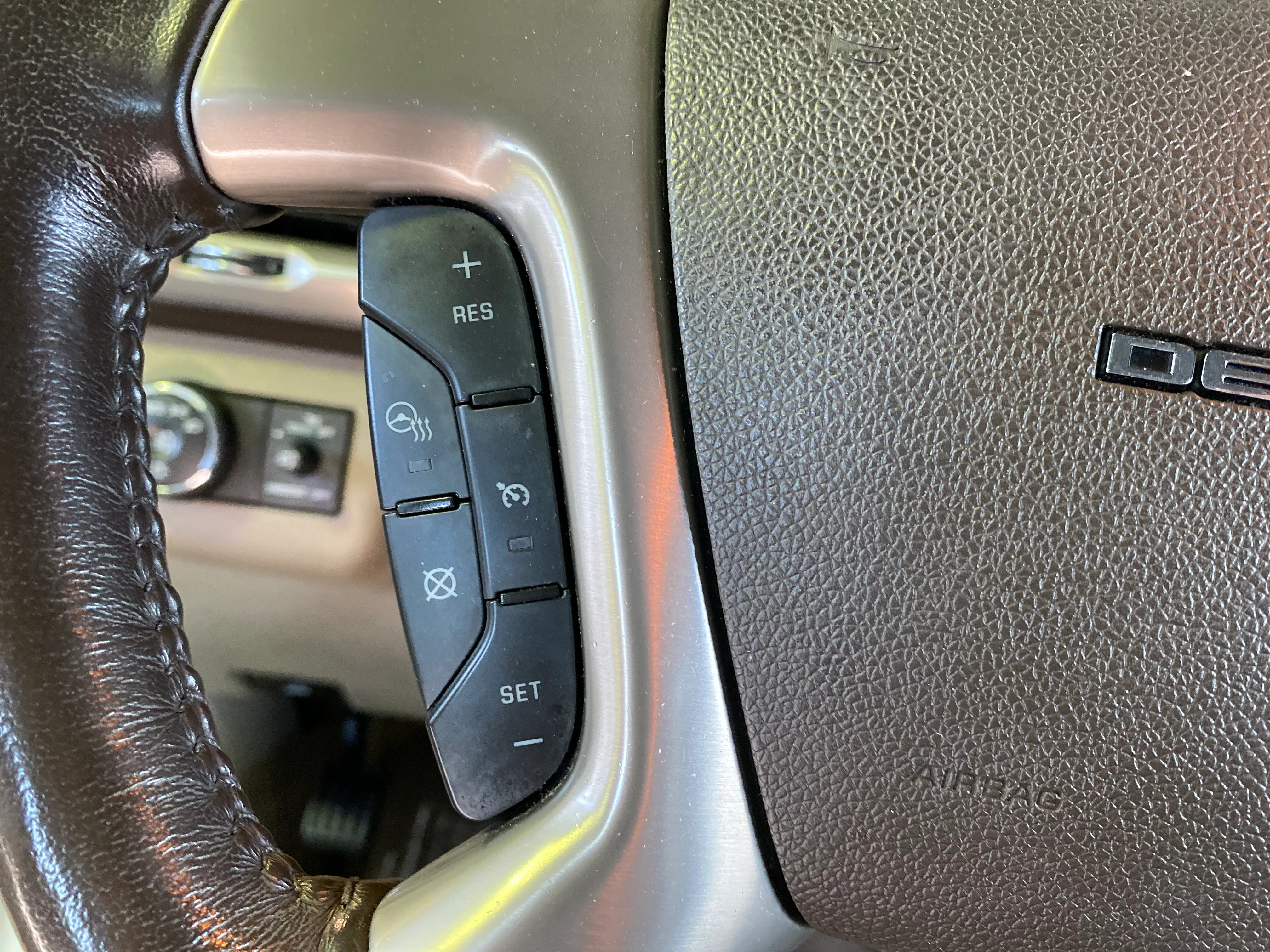 2015 GMC Acadia Denali AWD - Image 23