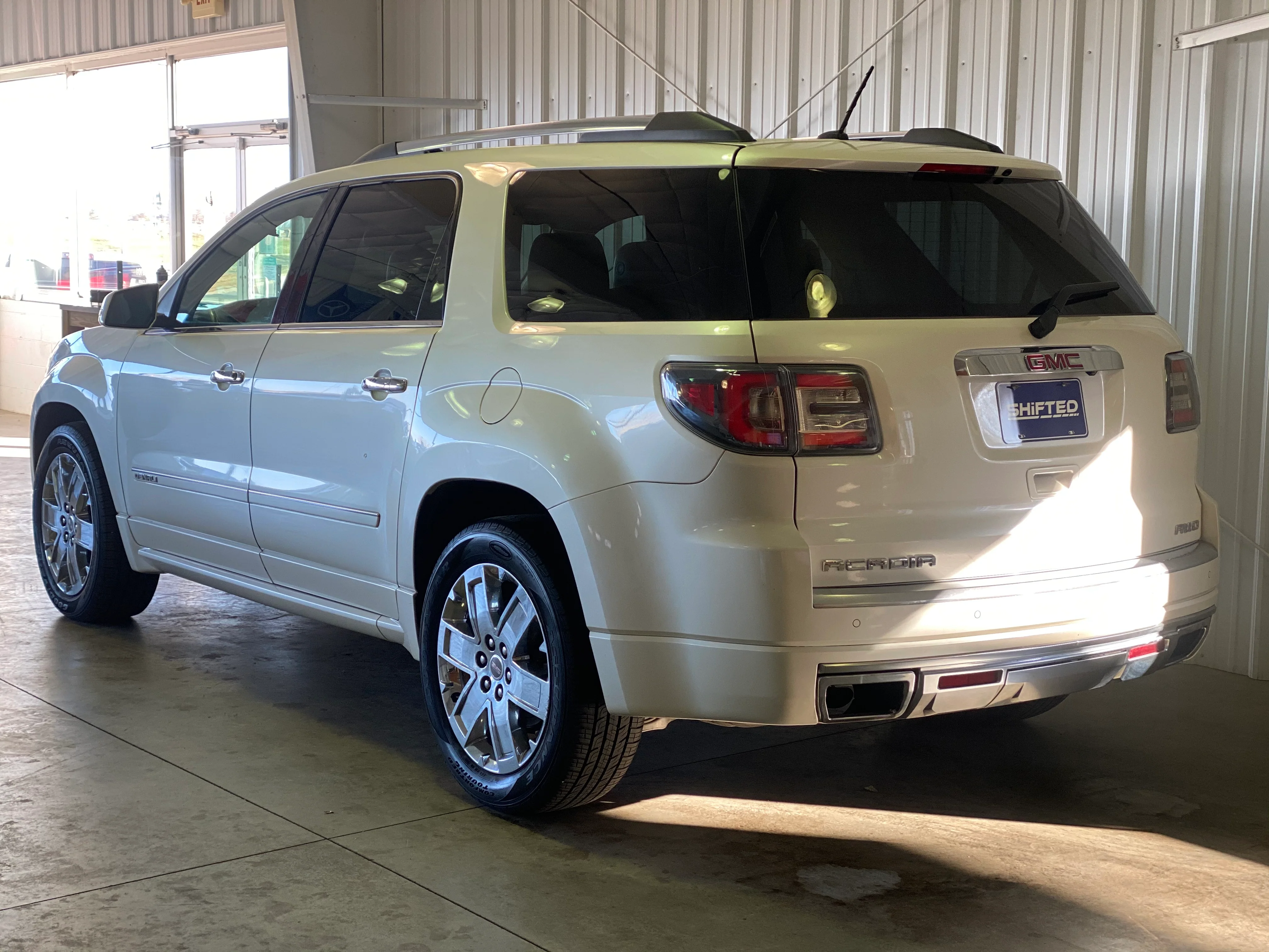 2015 GMC Acadia Denali AWD - Image 3