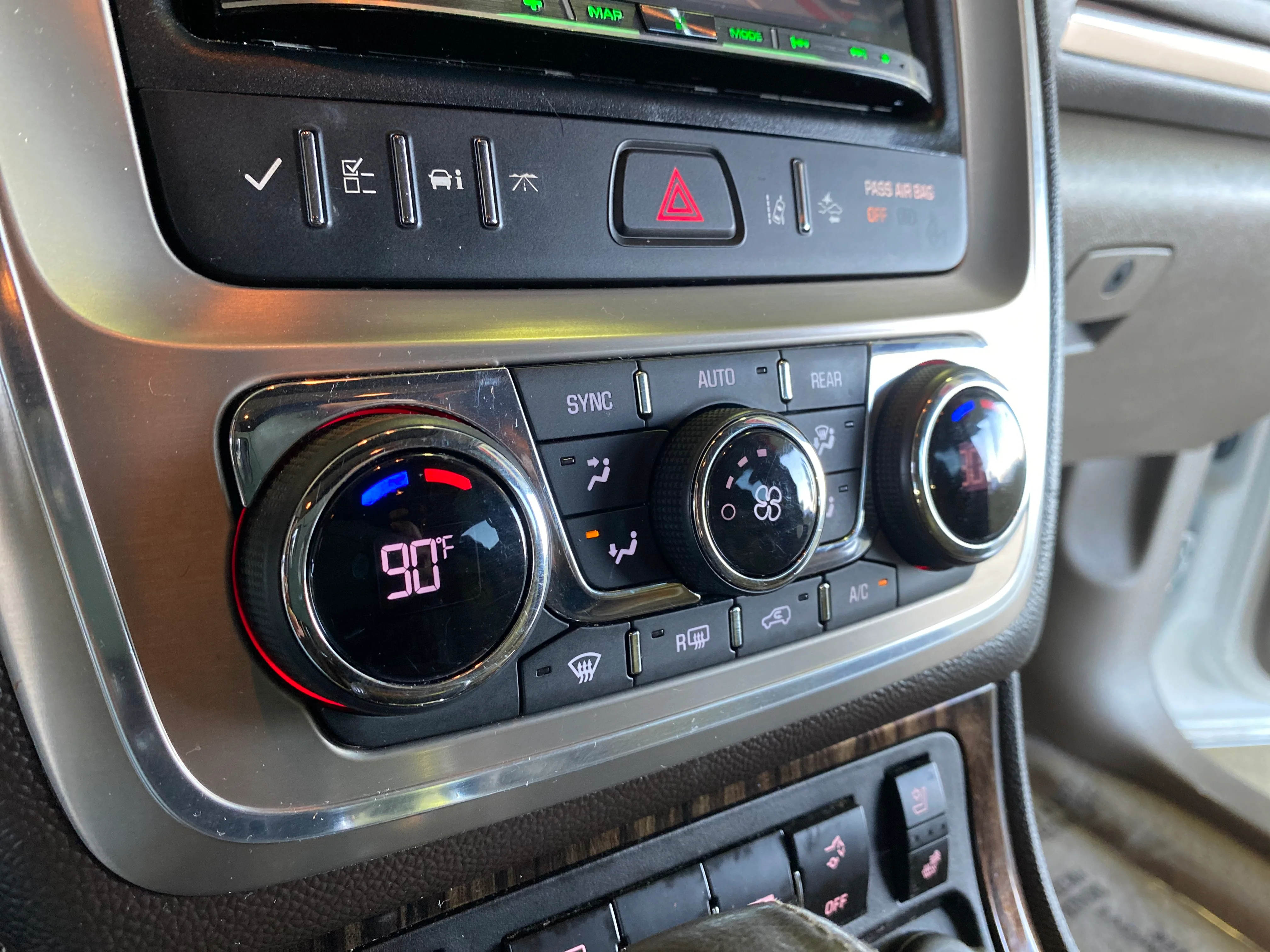 2015 GMC Acadia Denali AWD - Image 31