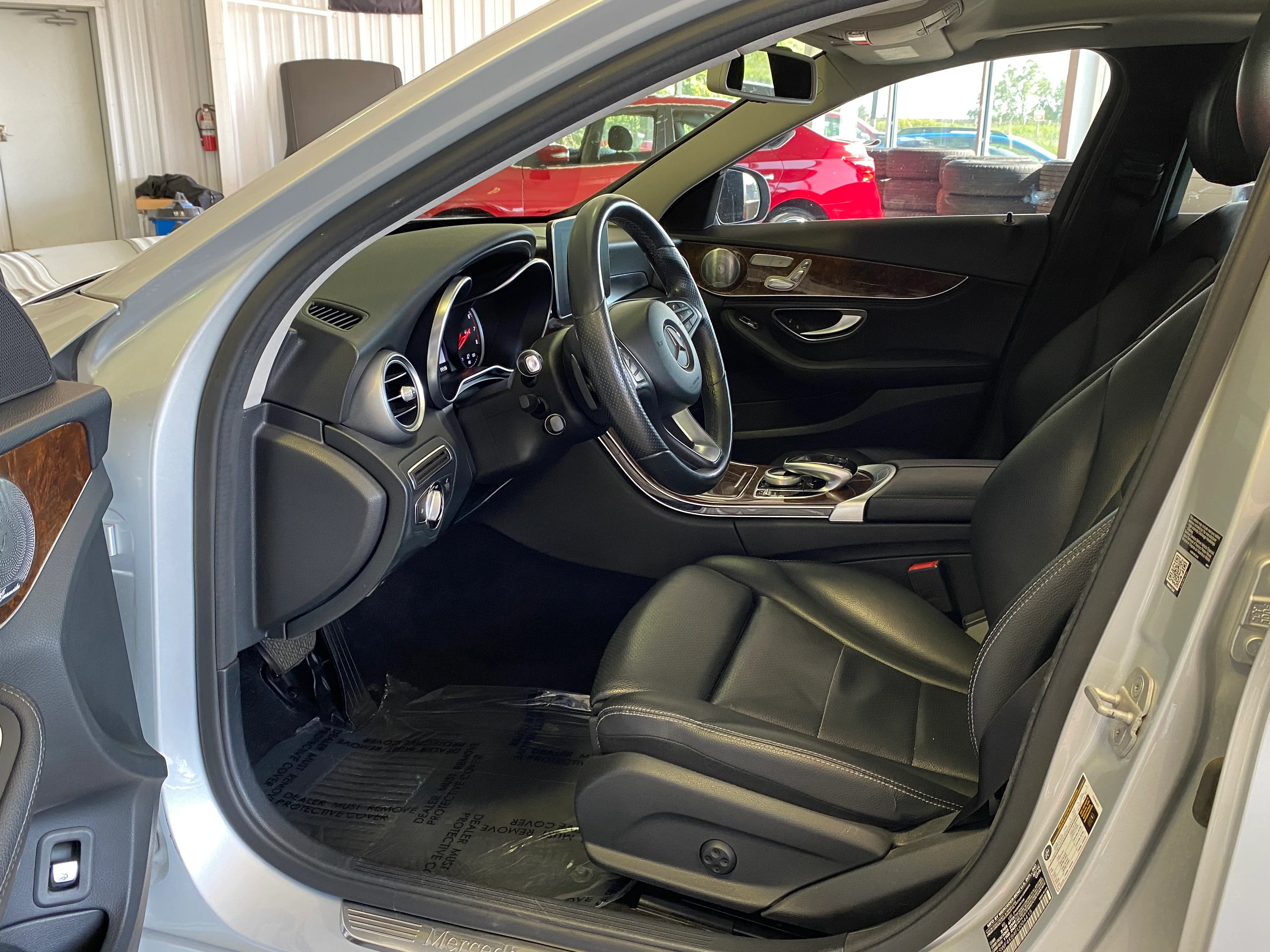 2015 Mercedes C300 4Matic - Image 10