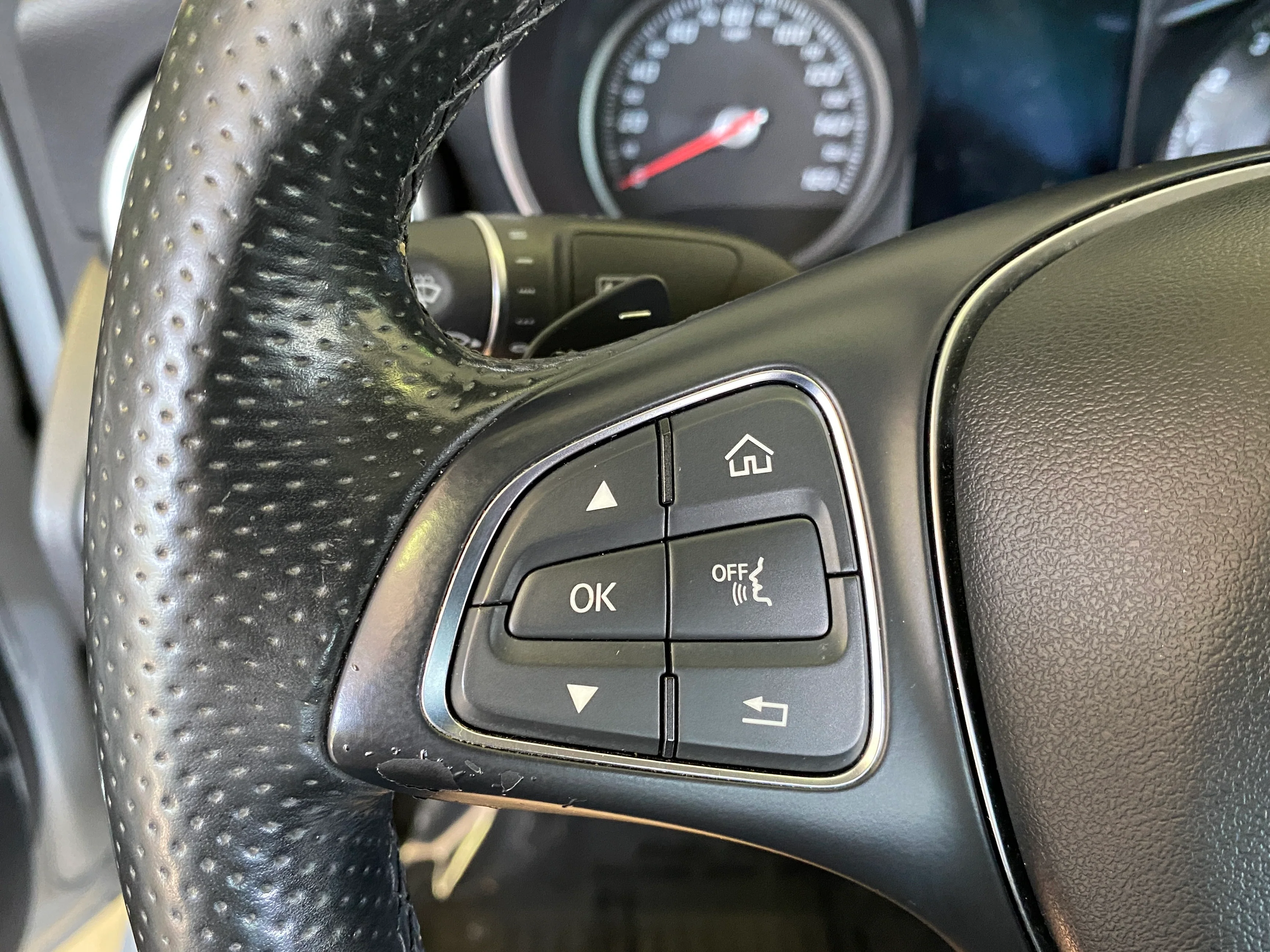 2015 Mercedes C300 4Matic - Image 23