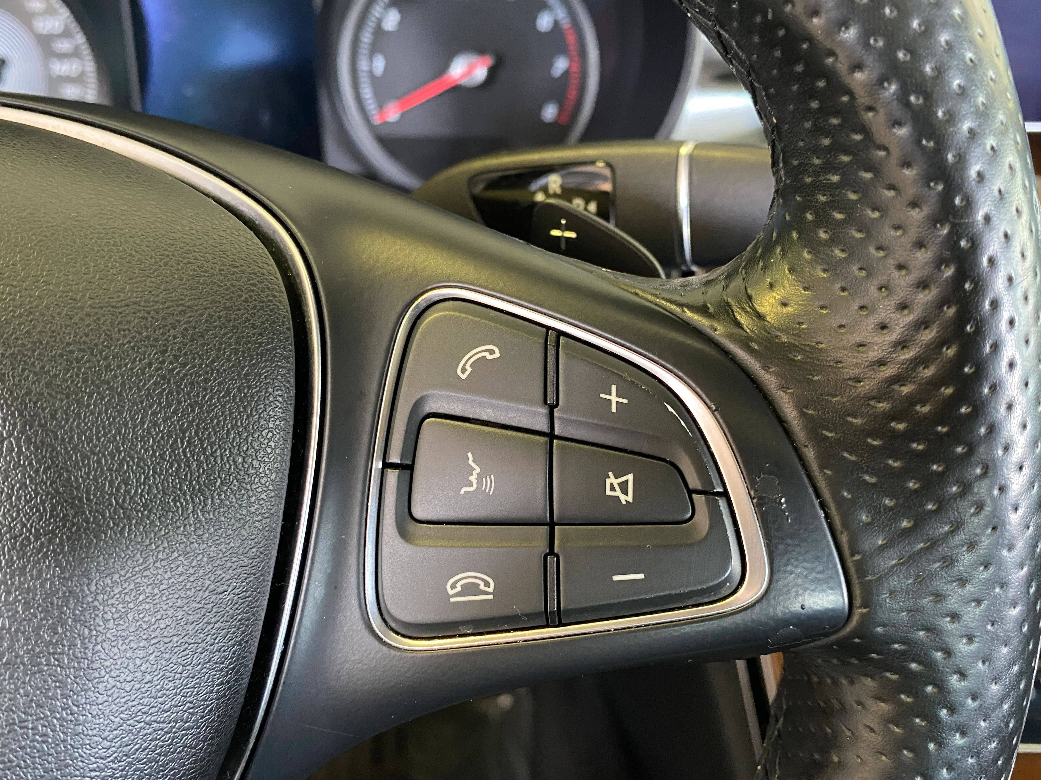 2015 Mercedes C300 4Matic - Image 24