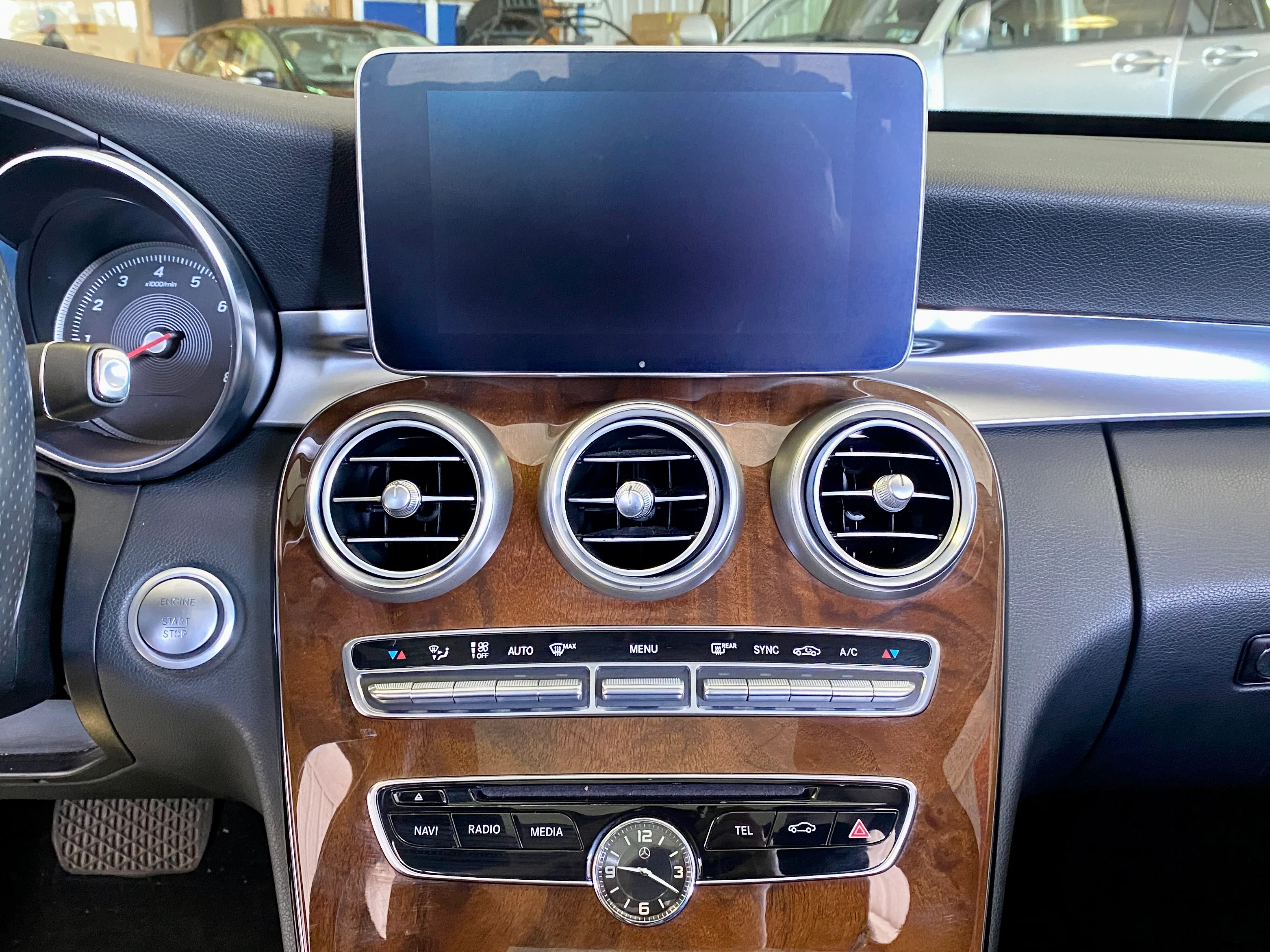 2015 Mercedes C300 4Matic - Image 25
