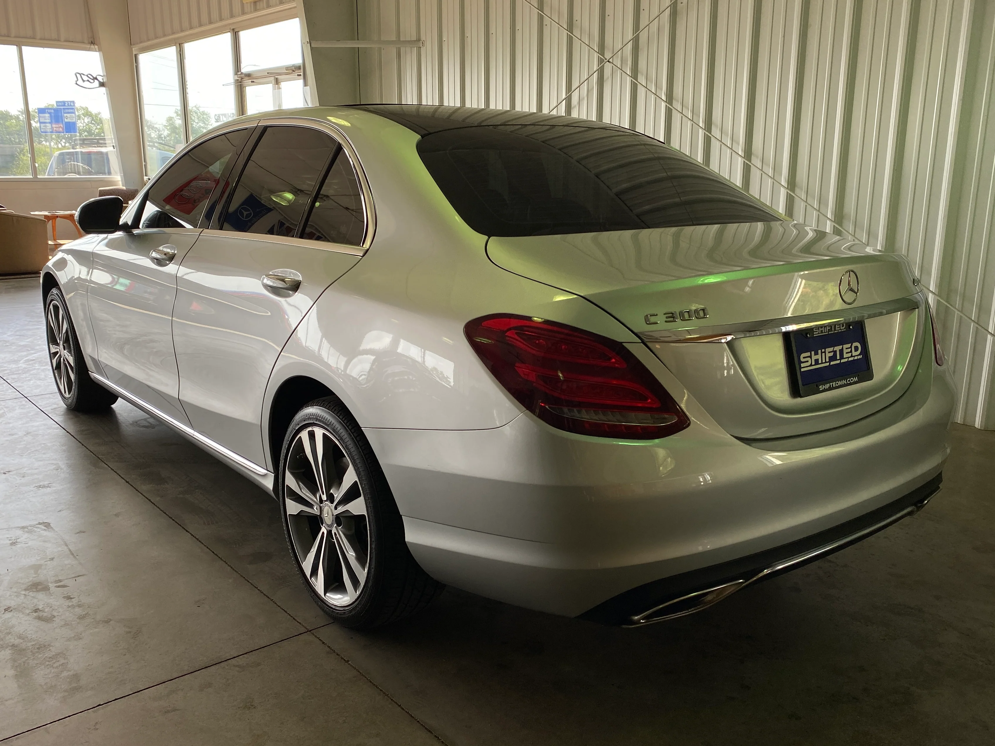 2015 Mercedes C300 4Matic - Image 3