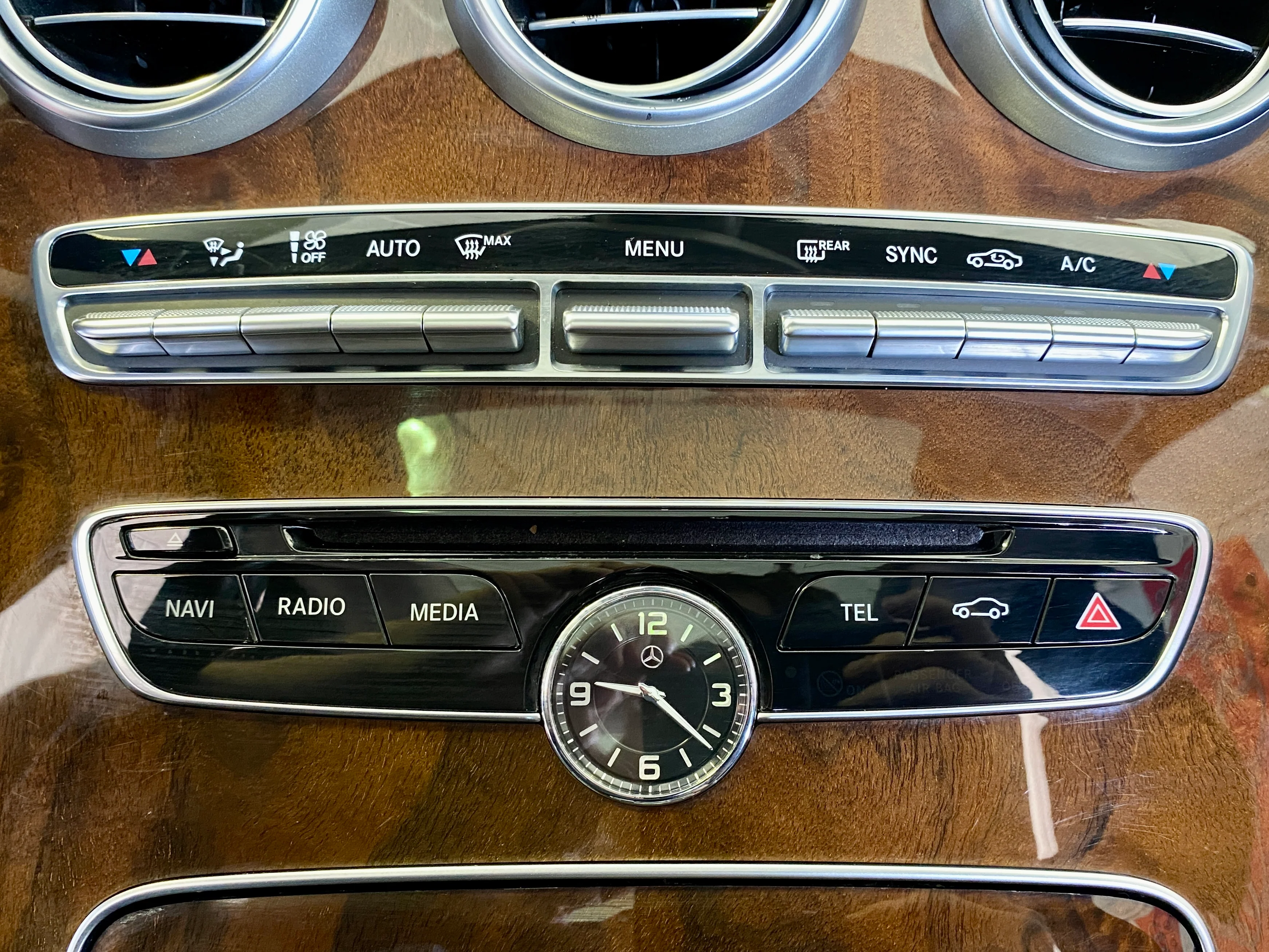 2015 Mercedes C300 4Matic - Image 32