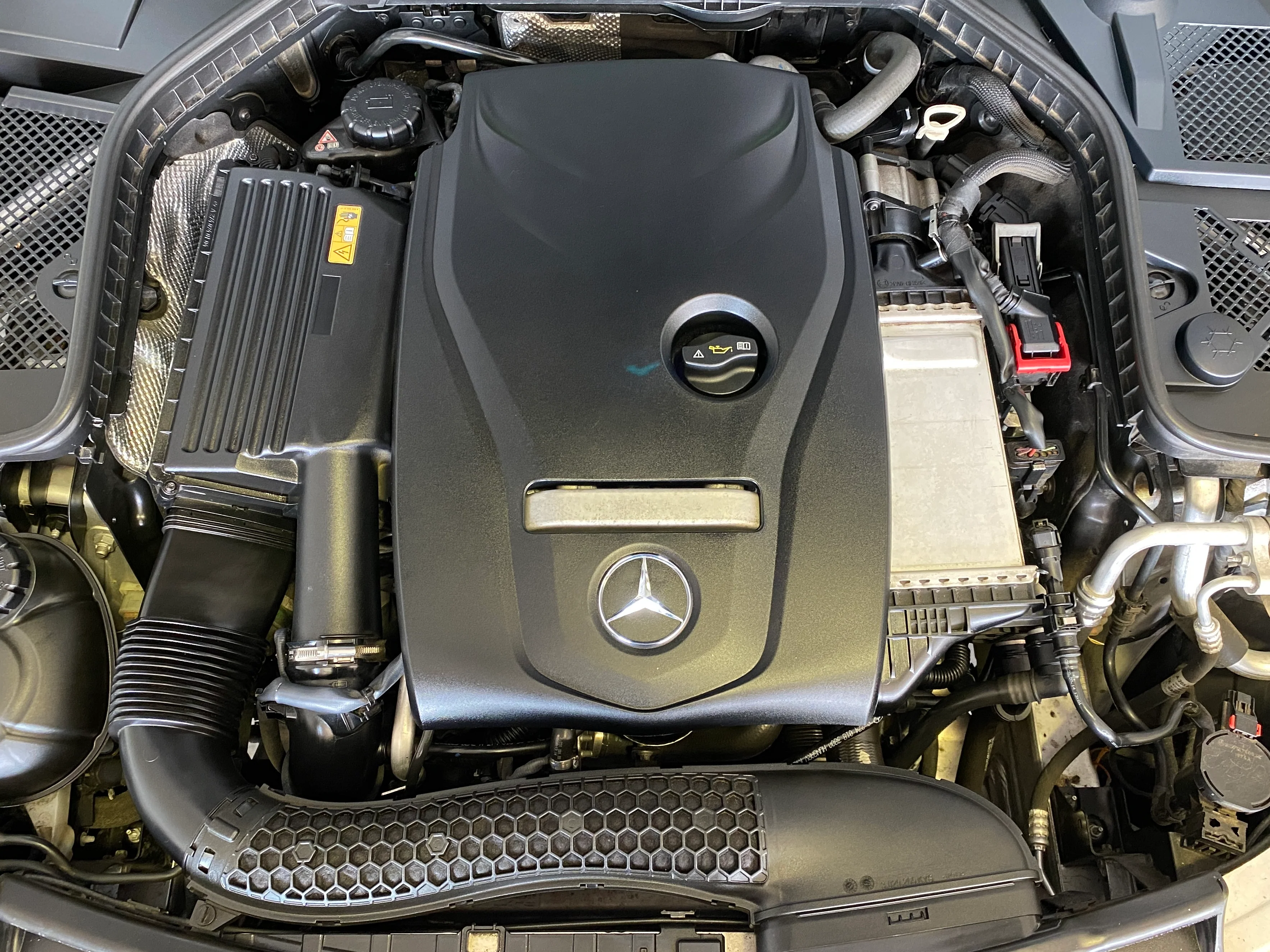 2015 Mercedes C300 4Matic - Image 8