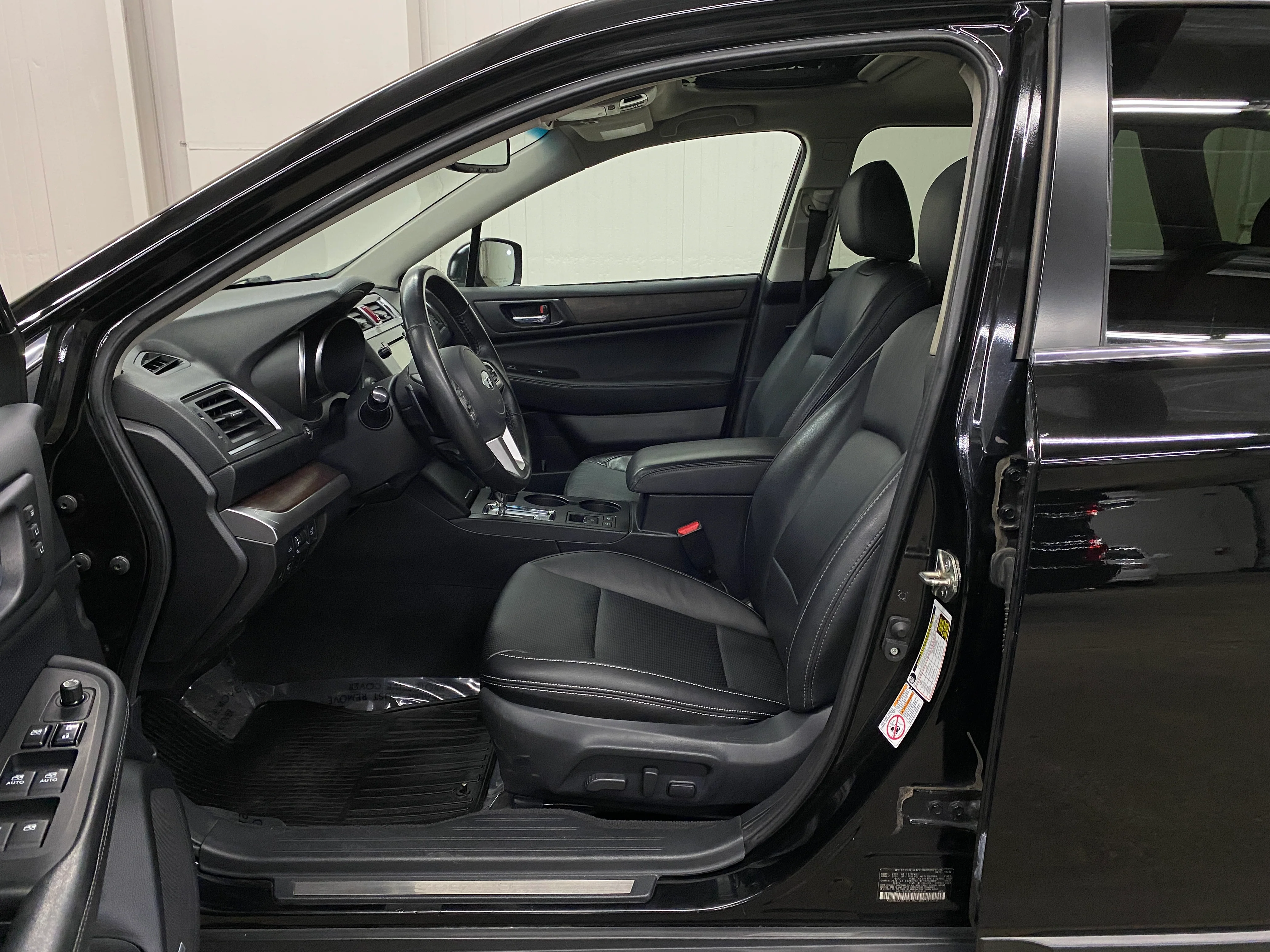 2015 Subaru Outback 2.5i Limited - Image 10