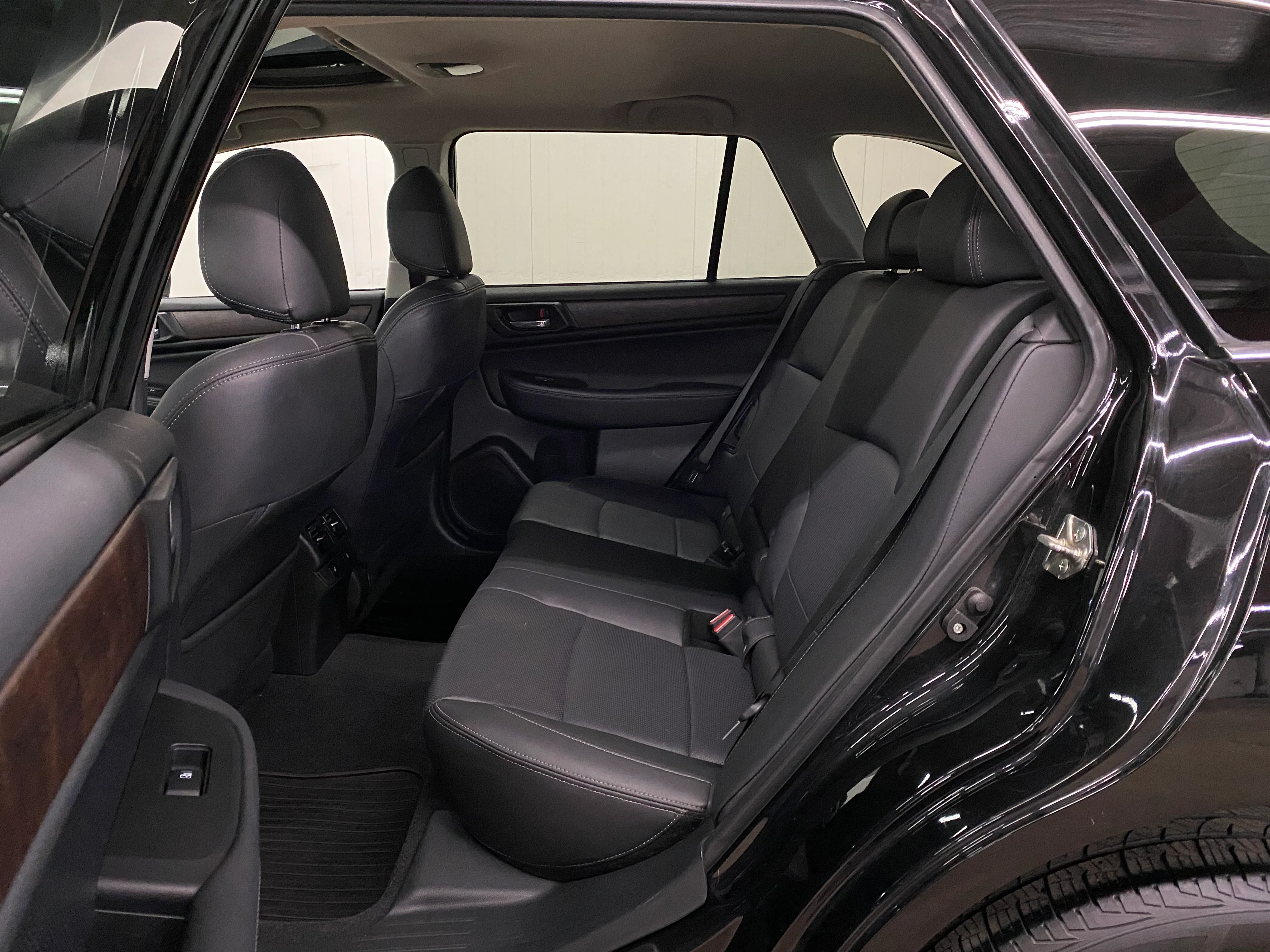 2015 Subaru Outback 2.5i Limited - Image 15