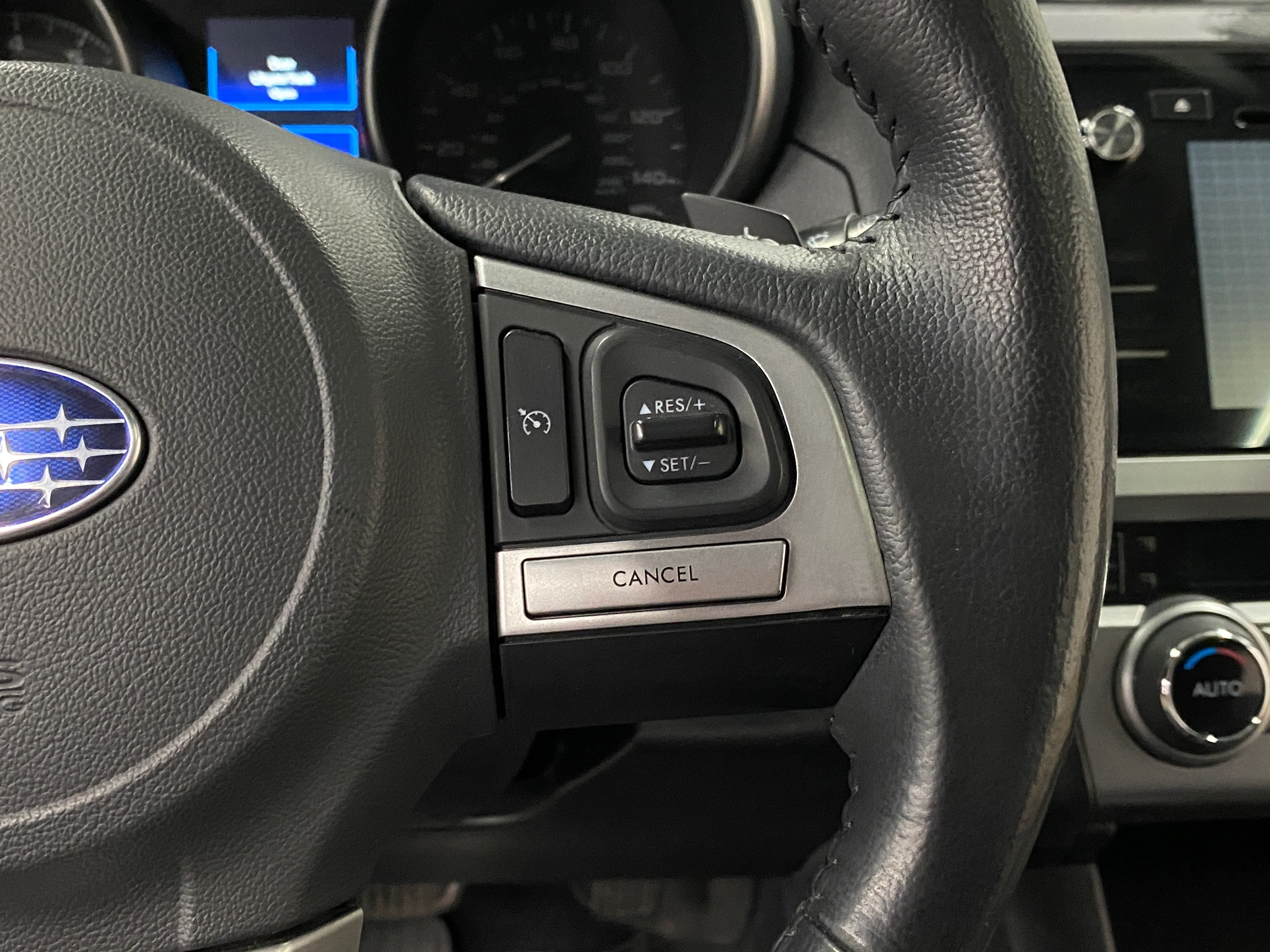 2015 Subaru Outback 2.5i Limited - Image 25