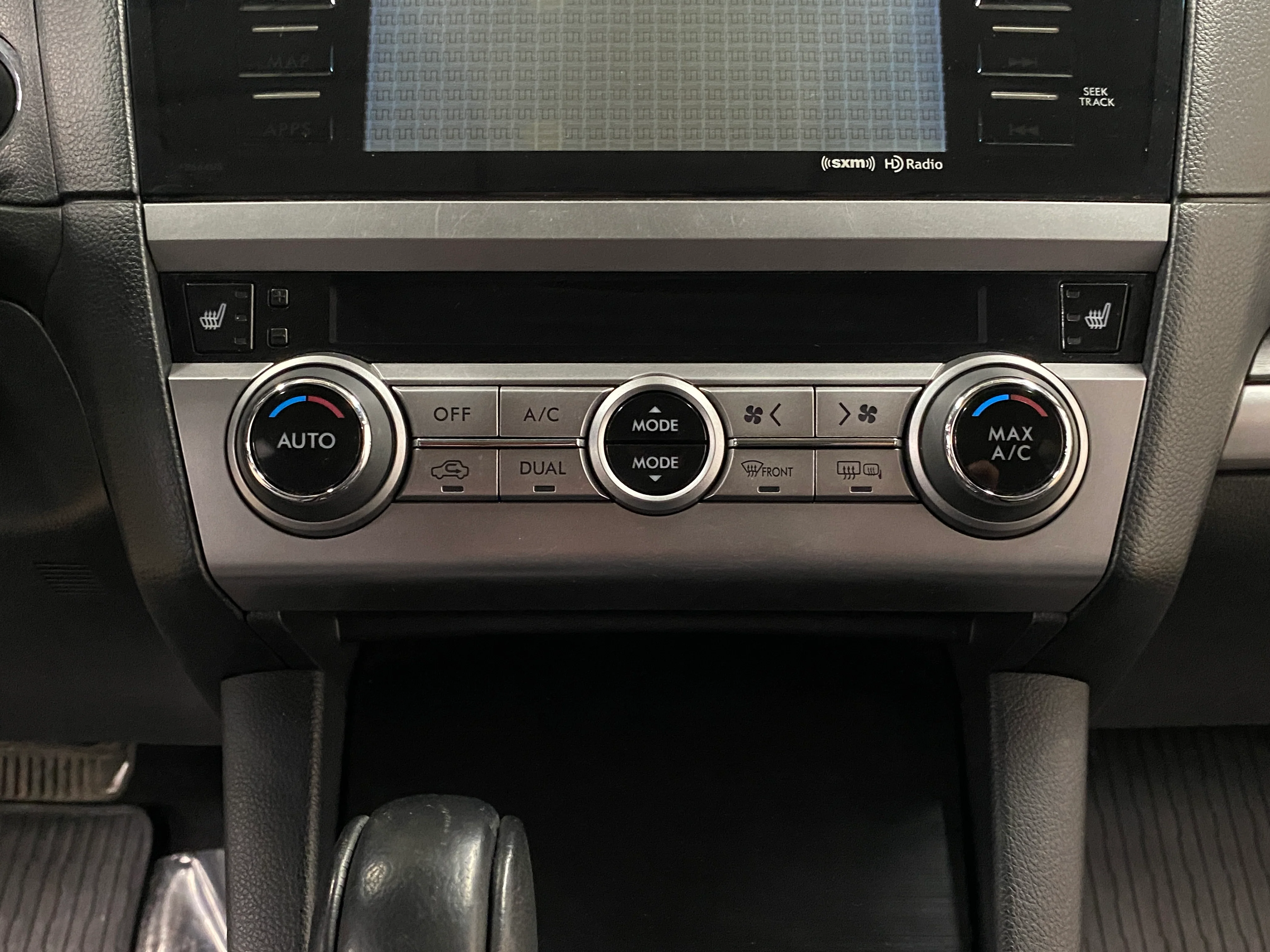 2015 Subaru Outback 2.5i Limited - Image 29