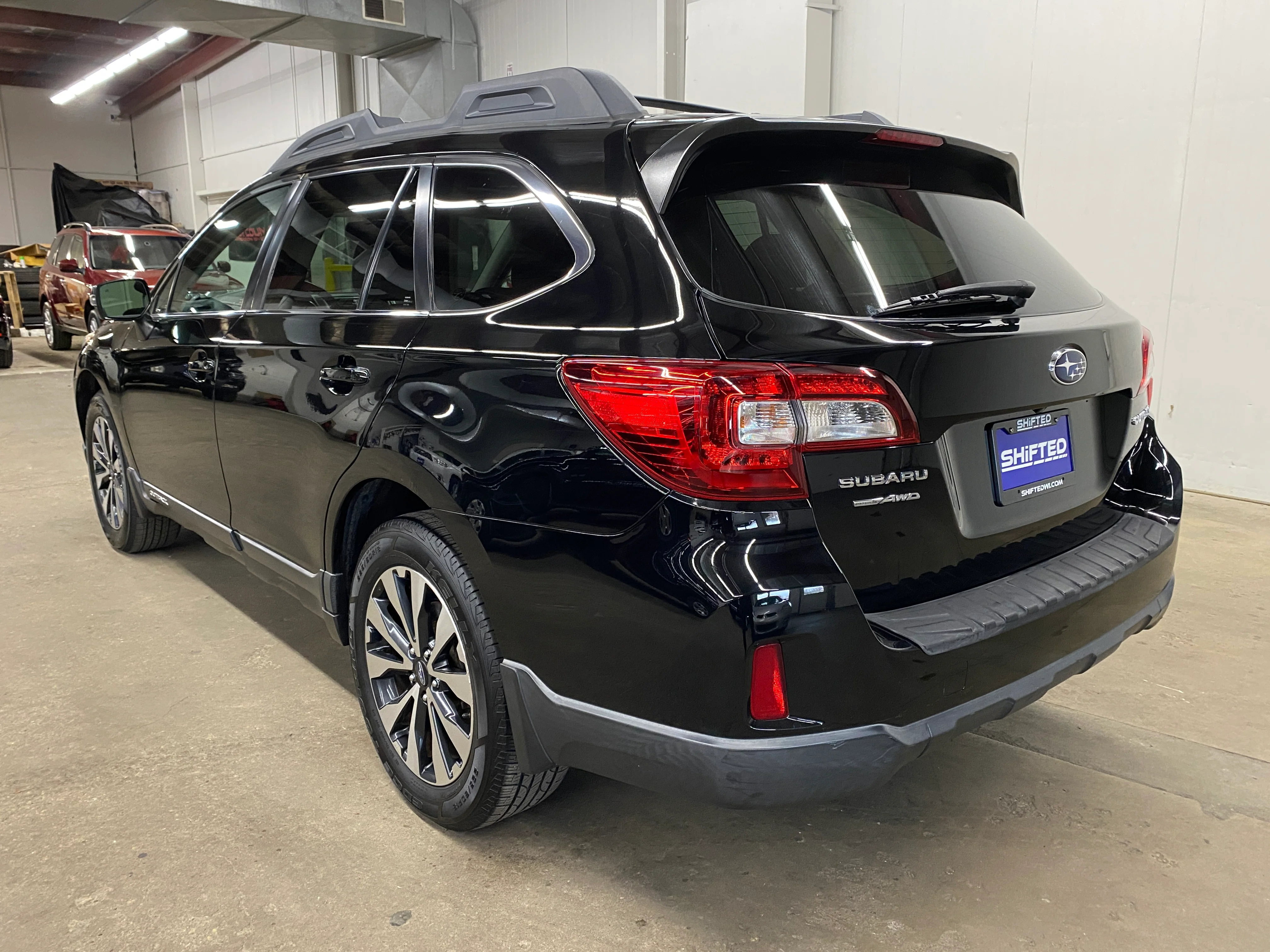 2015 Subaru Outback 2.5i Limited - Image 3
