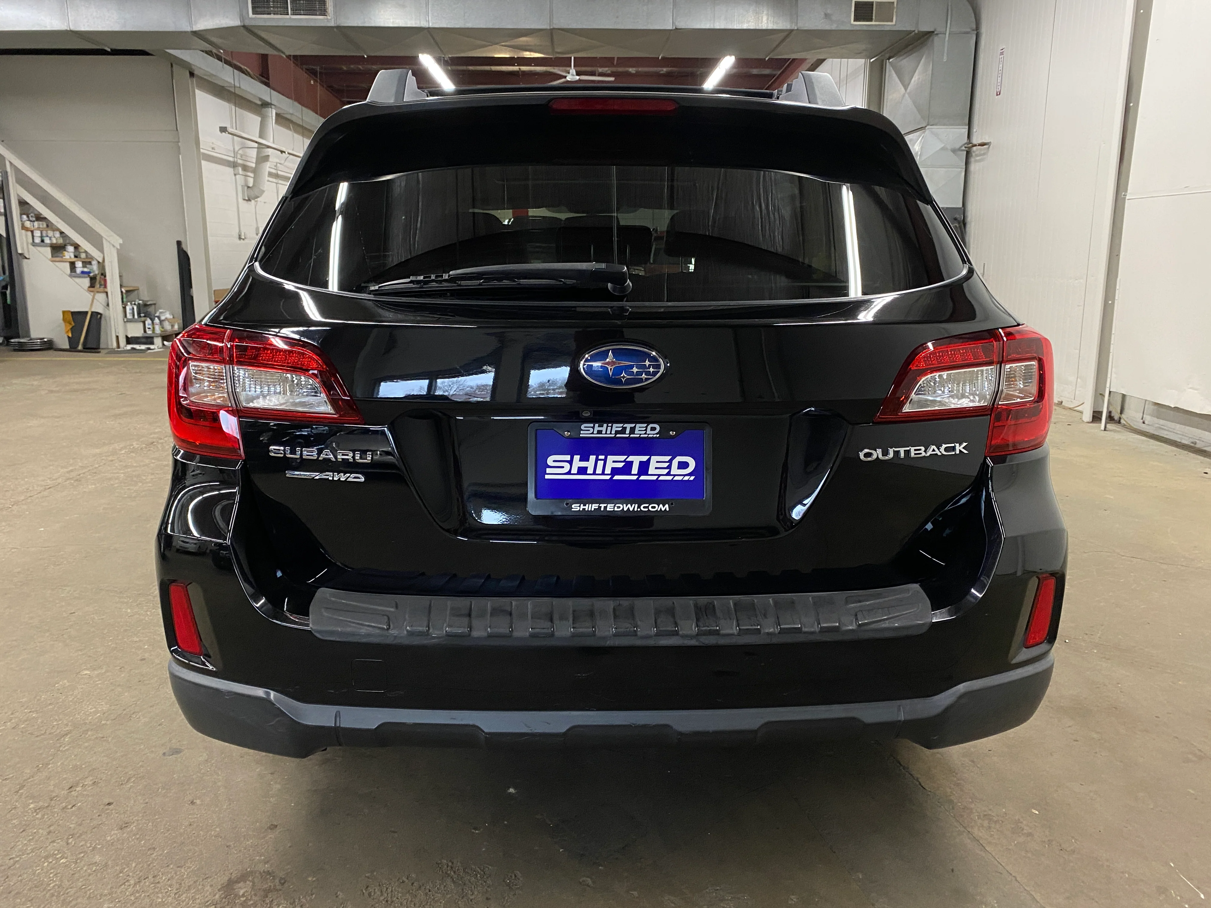 2015 Subaru Outback 2.5i Limited - Image 4