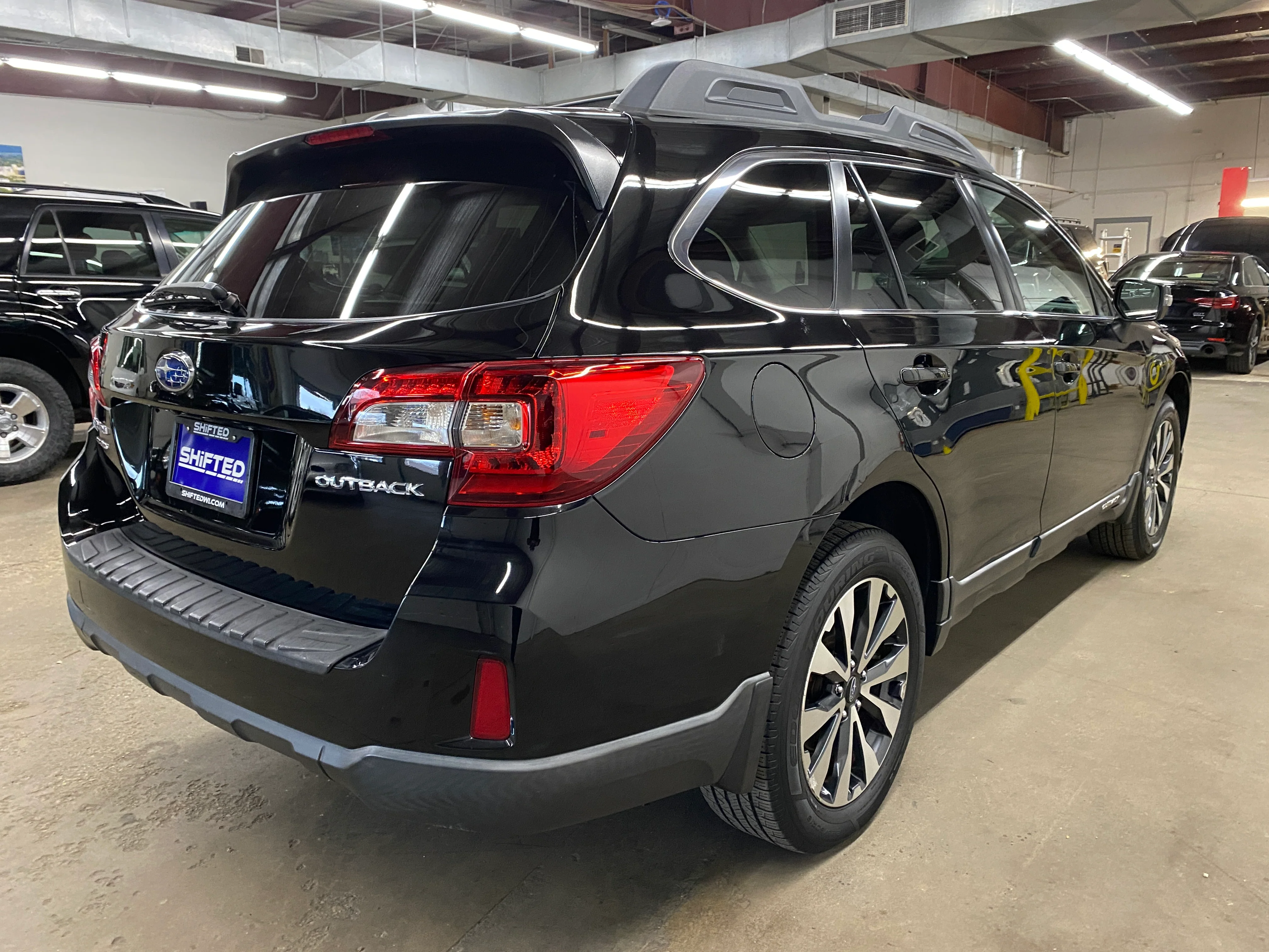 2015 Subaru Outback 2.5i Limited - Image 5