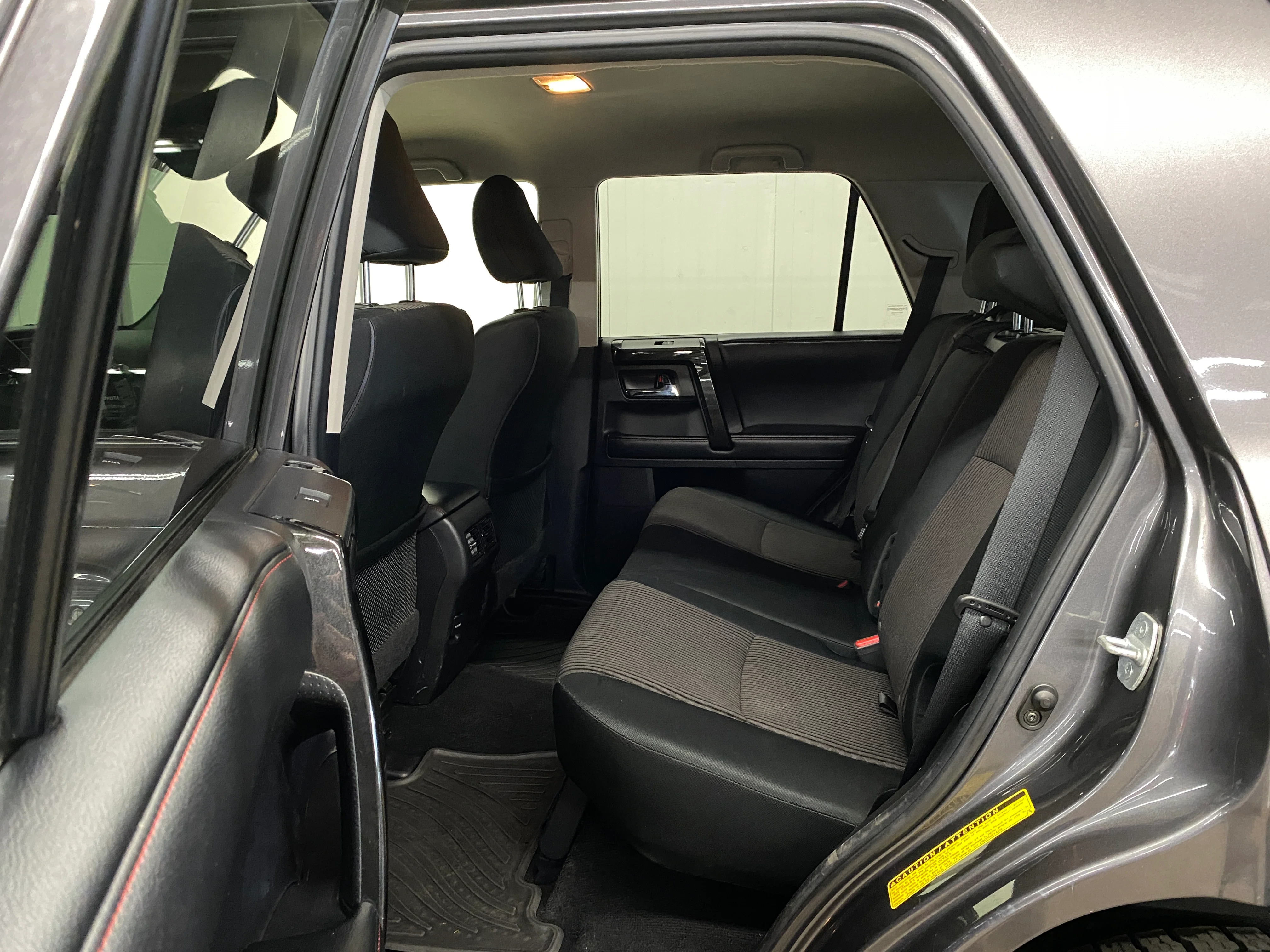 2015 Toyota 4Runner Trail 4.0L 4WD - Image 10