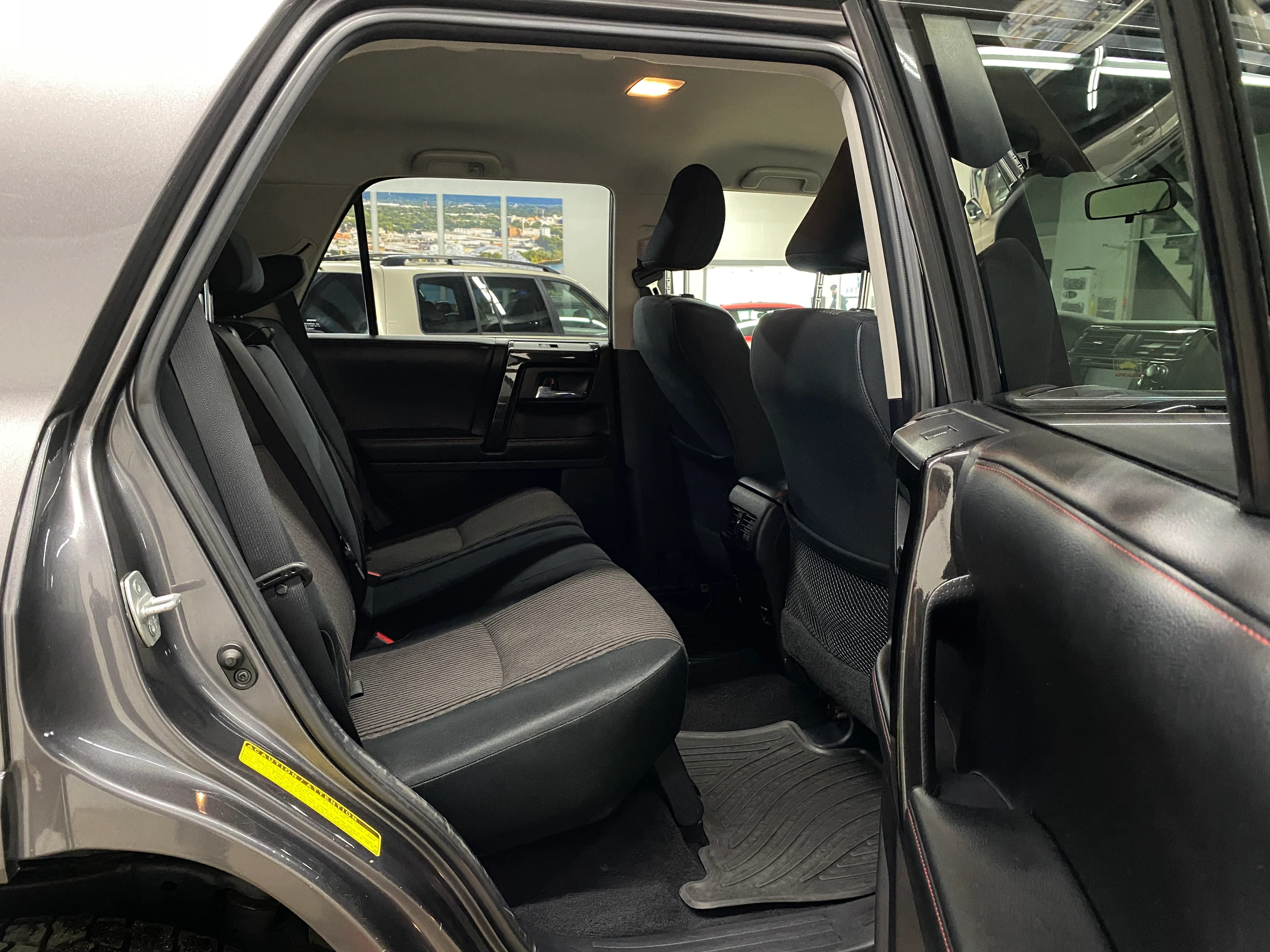 2015 Toyota 4Runner Trail 4.0L 4WD - Image 12
