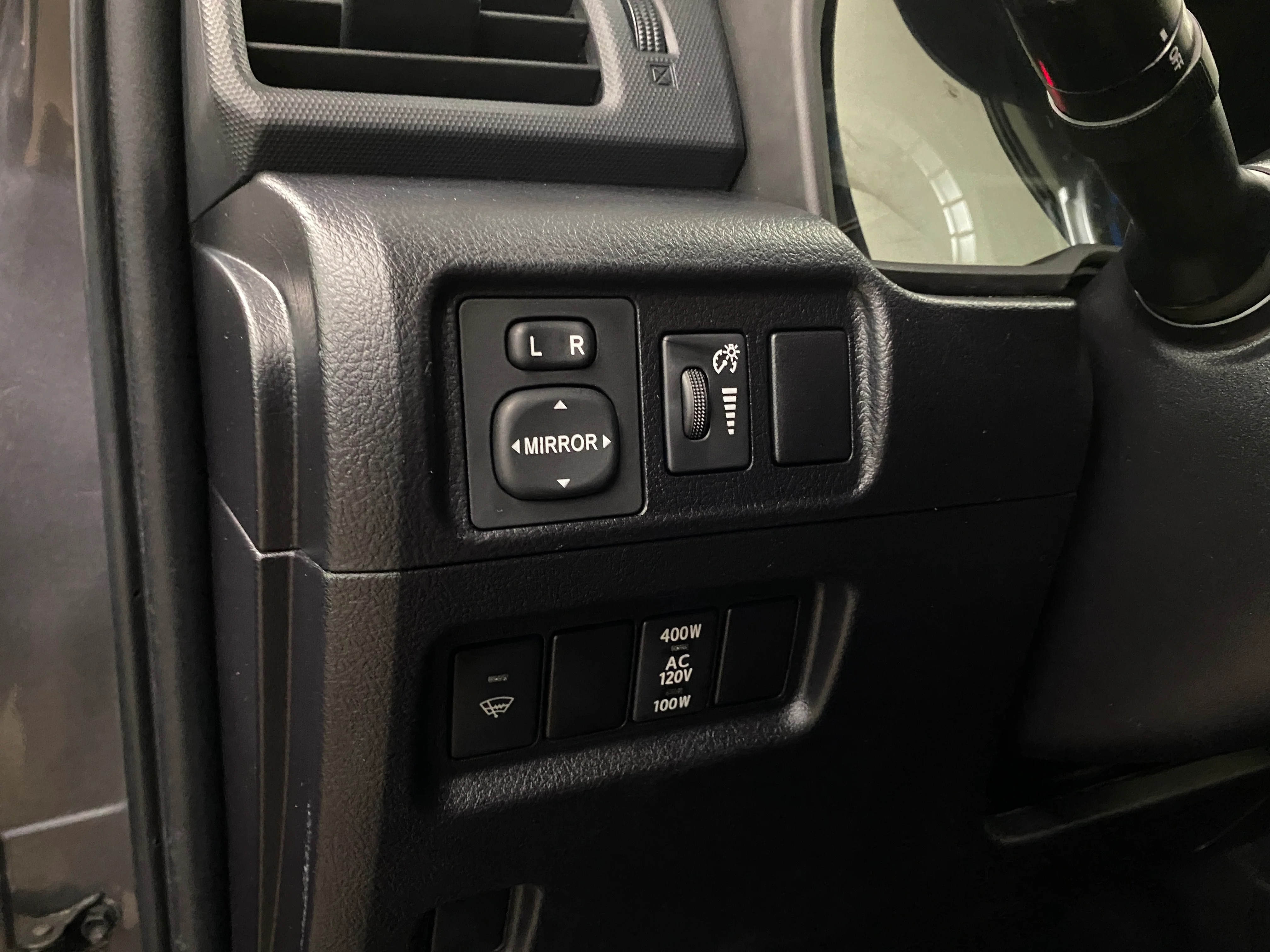 2015 Toyota 4Runner Trail 4.0L 4WD - Image 16
