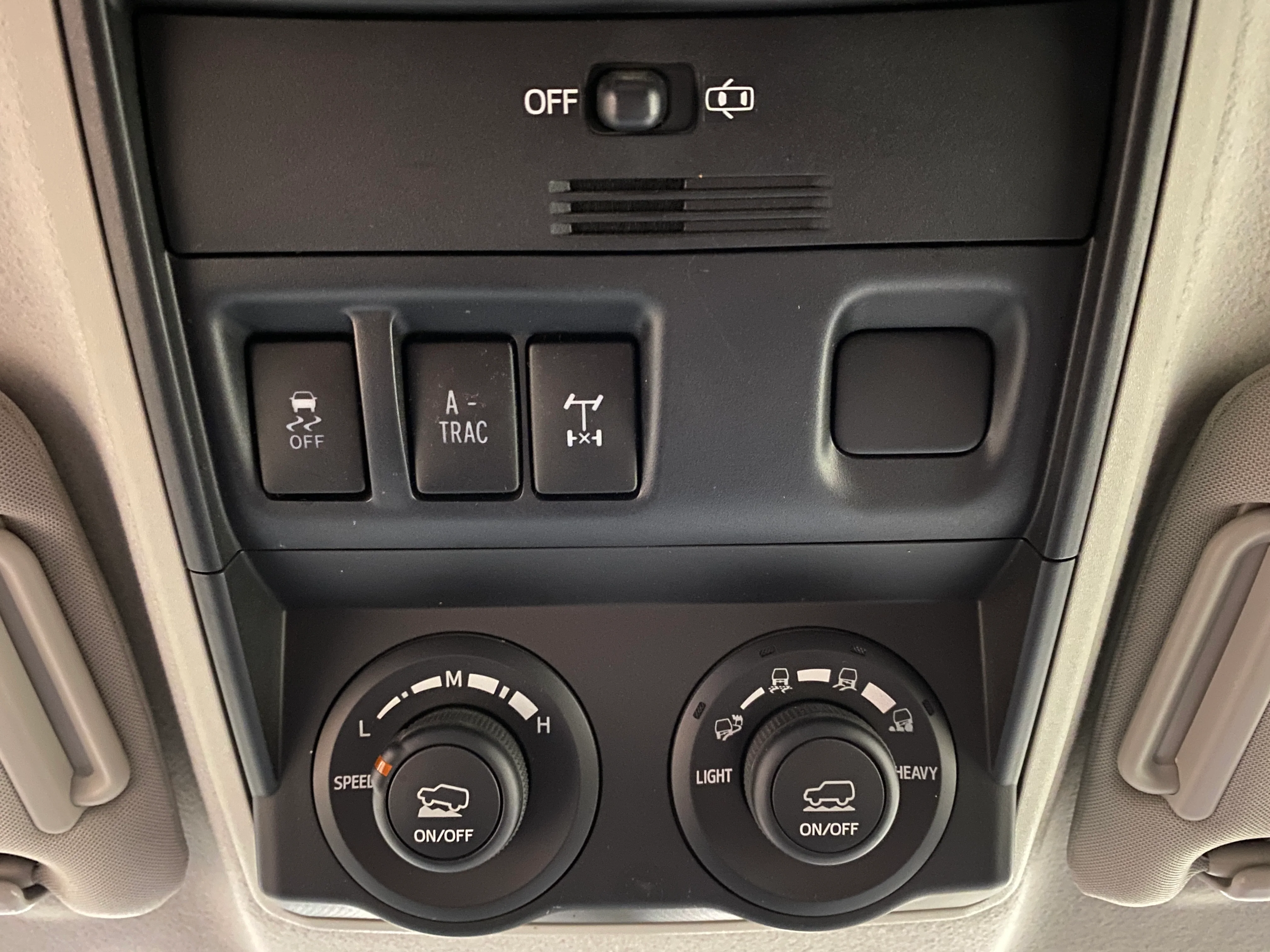 2015 Toyota 4Runner Trail 4.0L 4WD - Image 17