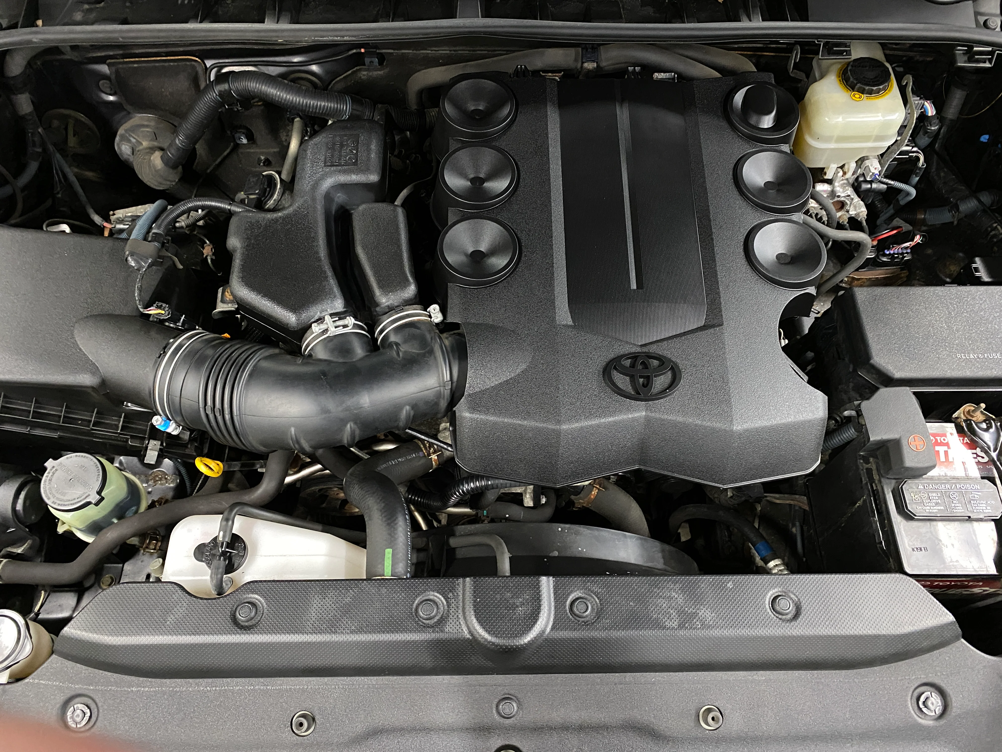 2015 Toyota 4Runner Trail 4.0L 4WD - Image 28
