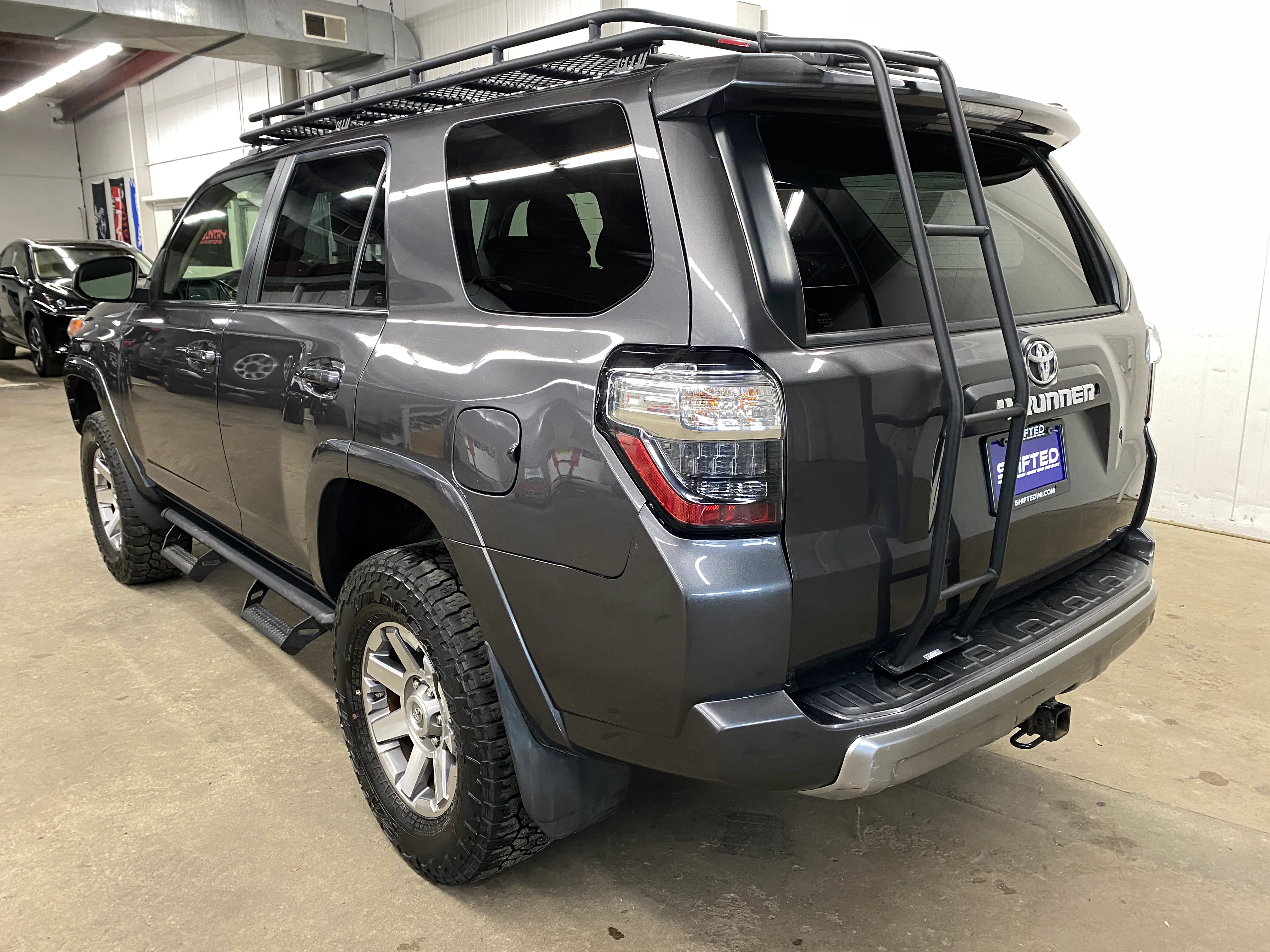 2015 Toyota 4Runner Trail 4.0L 4WD - Image 3