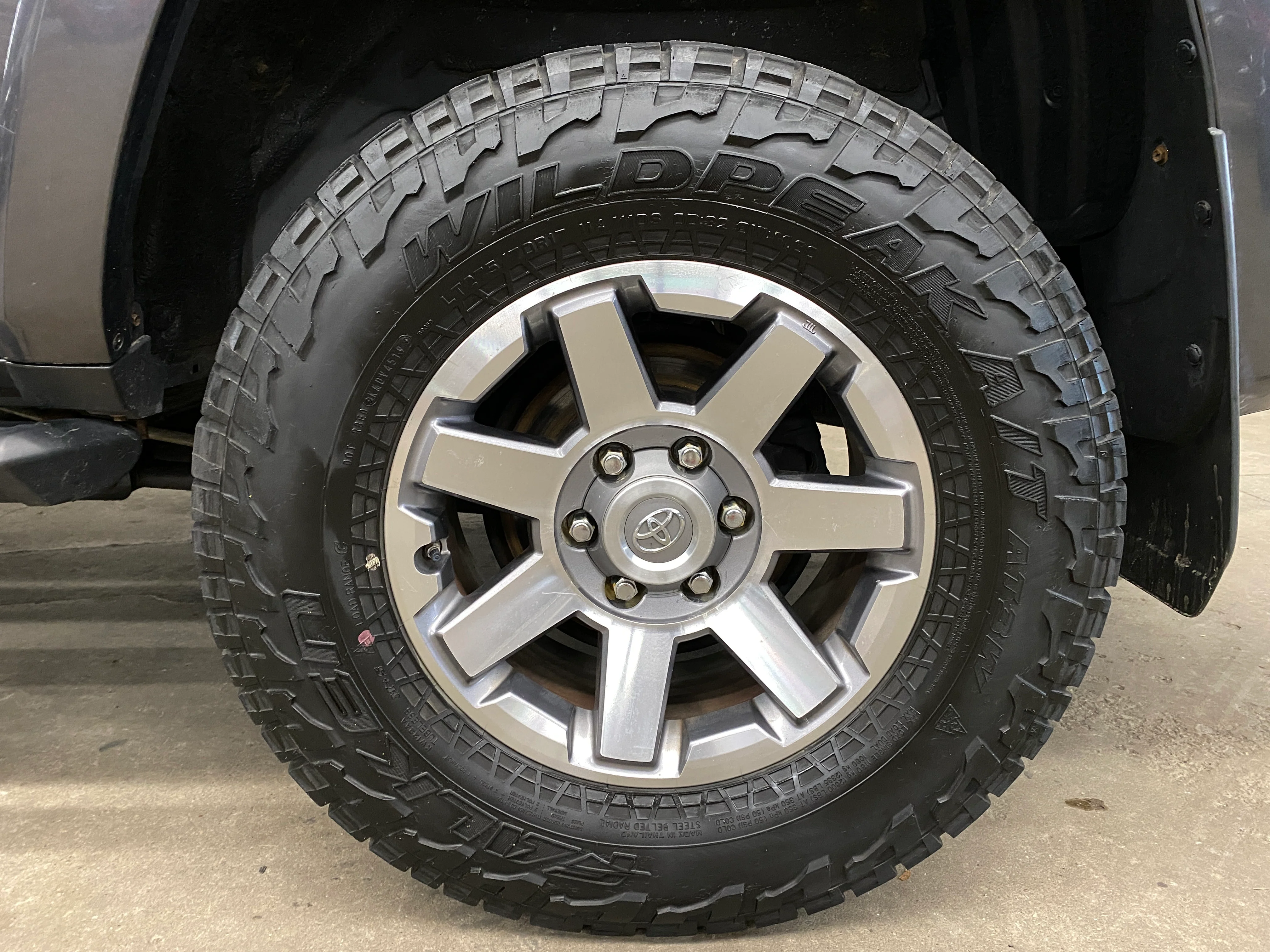 2015 Toyota 4Runner Trail 4.0L 4WD - Image 32