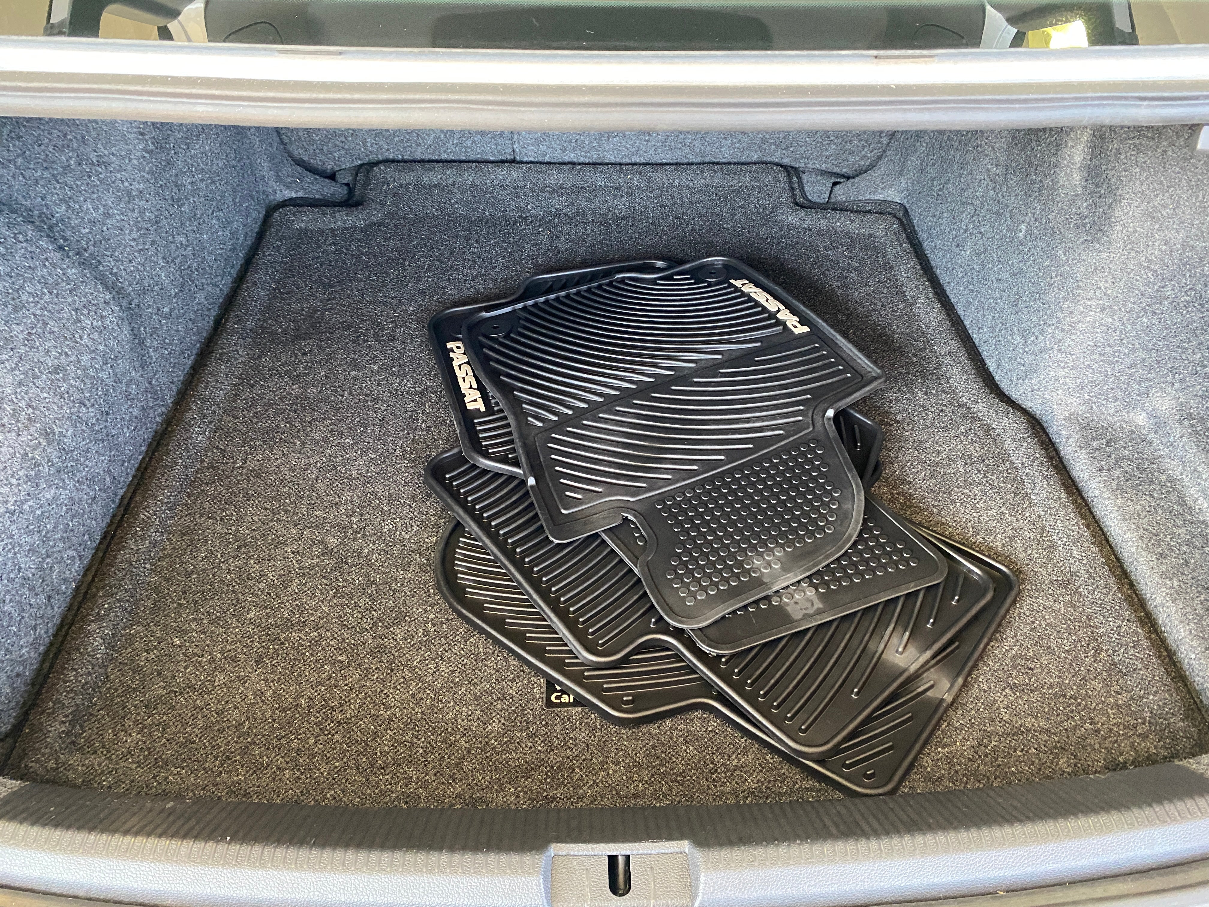 2015 Volkswagen Passat SEL Premium V6 - Image 12