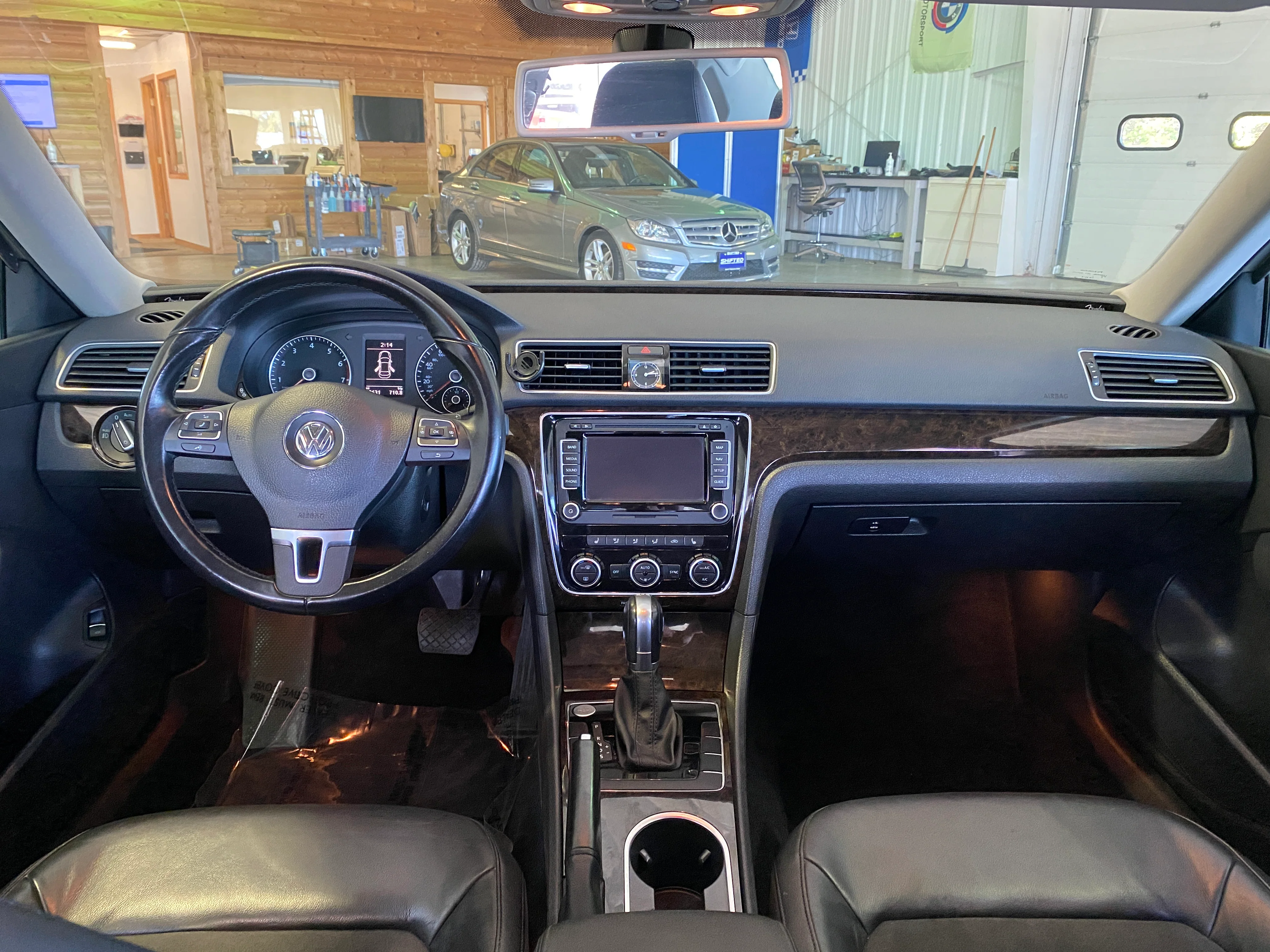2015 Volkswagen Passat SEL Premium V6 - Image 16
