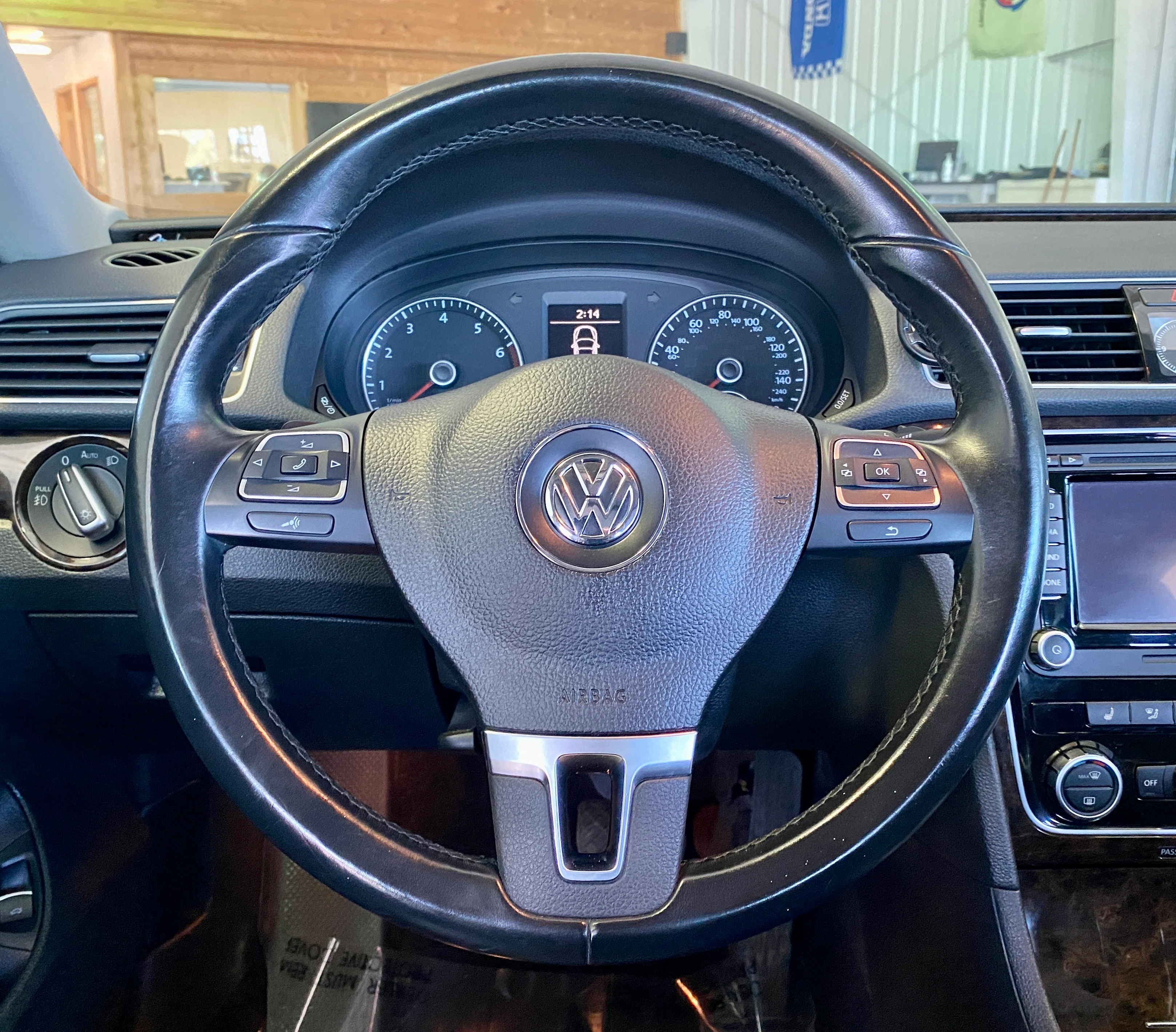 2015 Volkswagen Passat SEL Premium V6 - Image 18