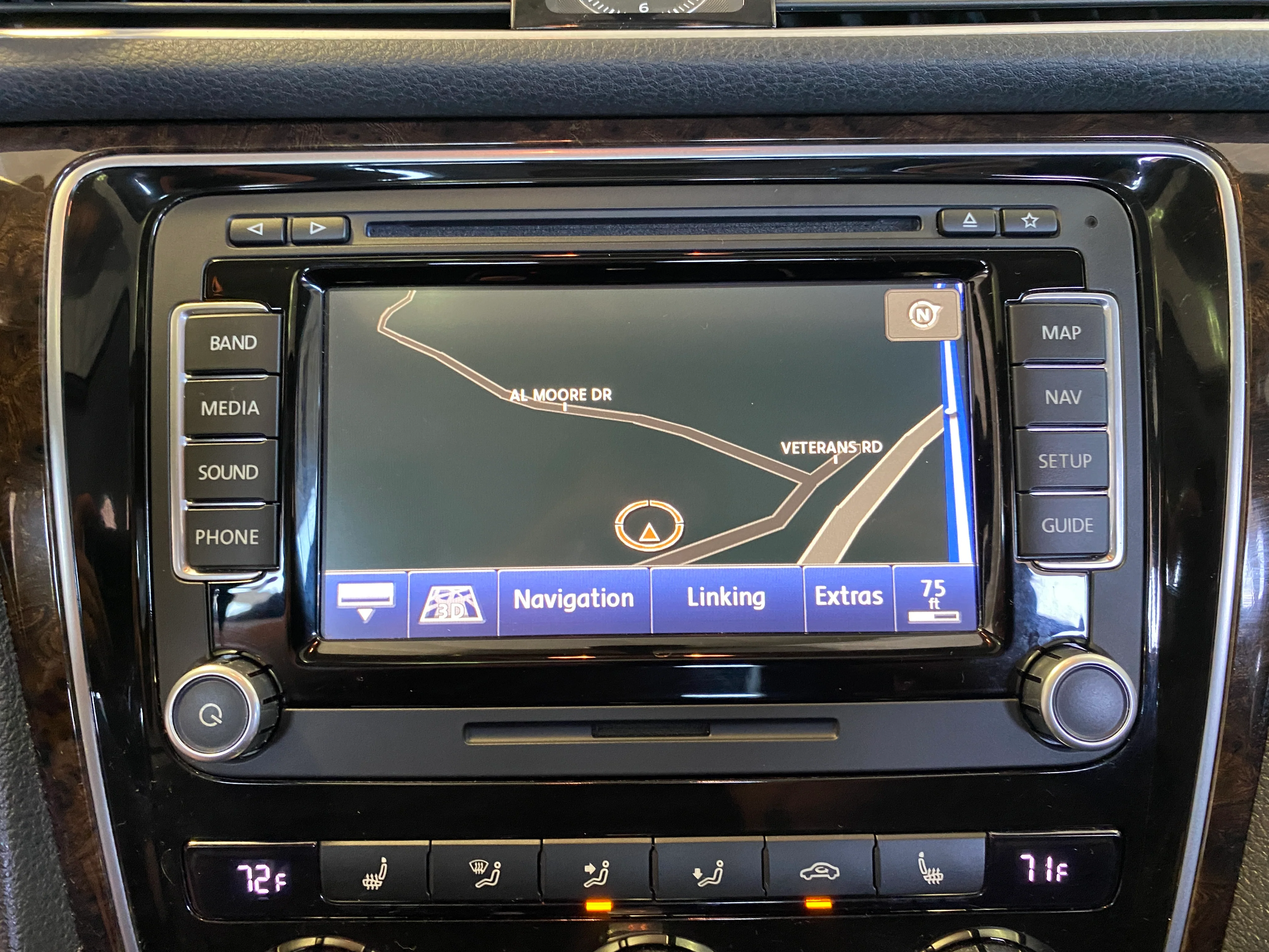 2015 Volkswagen Passat SEL Premium V6 - Image 23