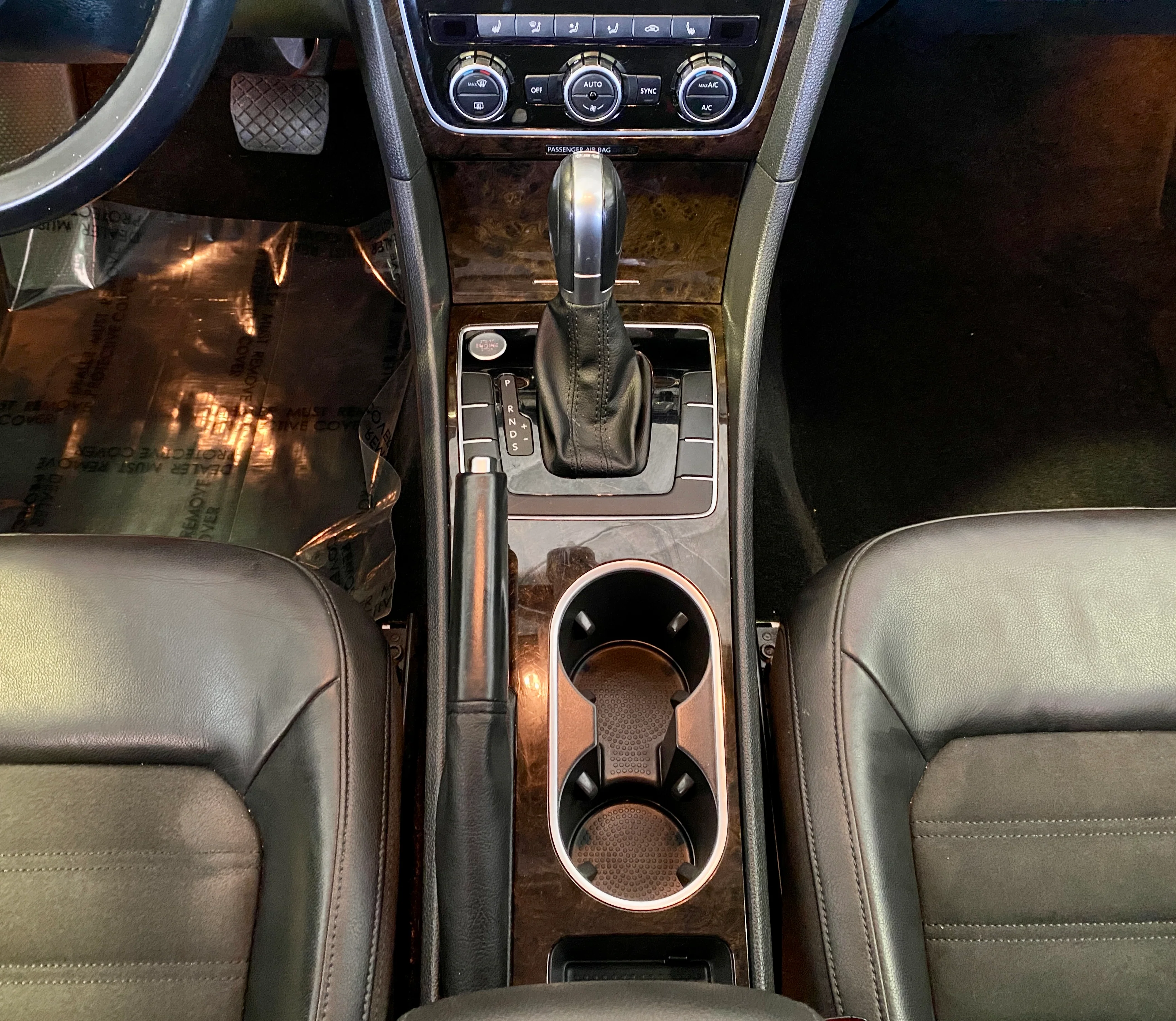 2015 Volkswagen Passat SEL Premium V6 - Image 26