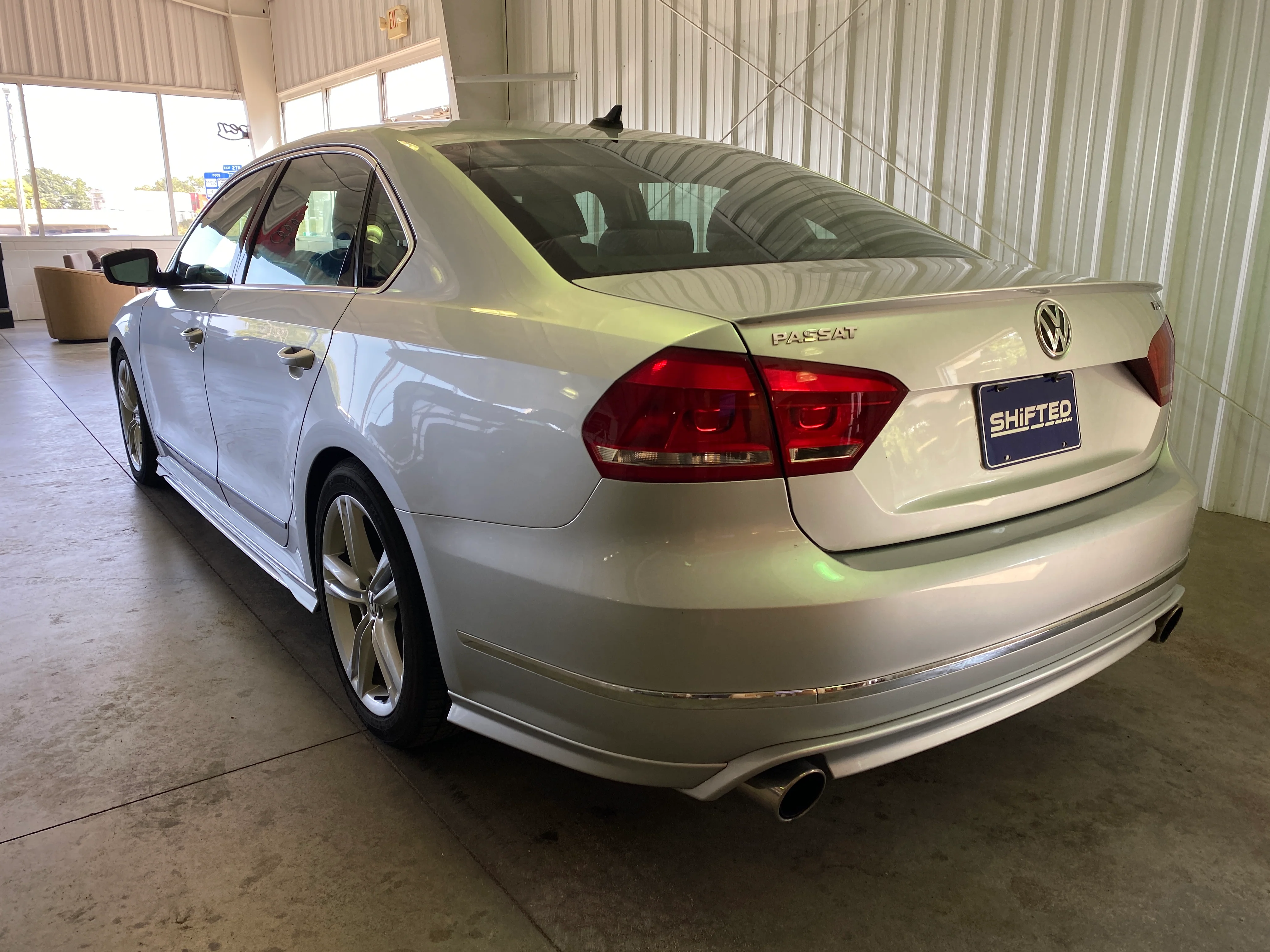 2015 Volkswagen Passat SEL Premium V6 - Image 3