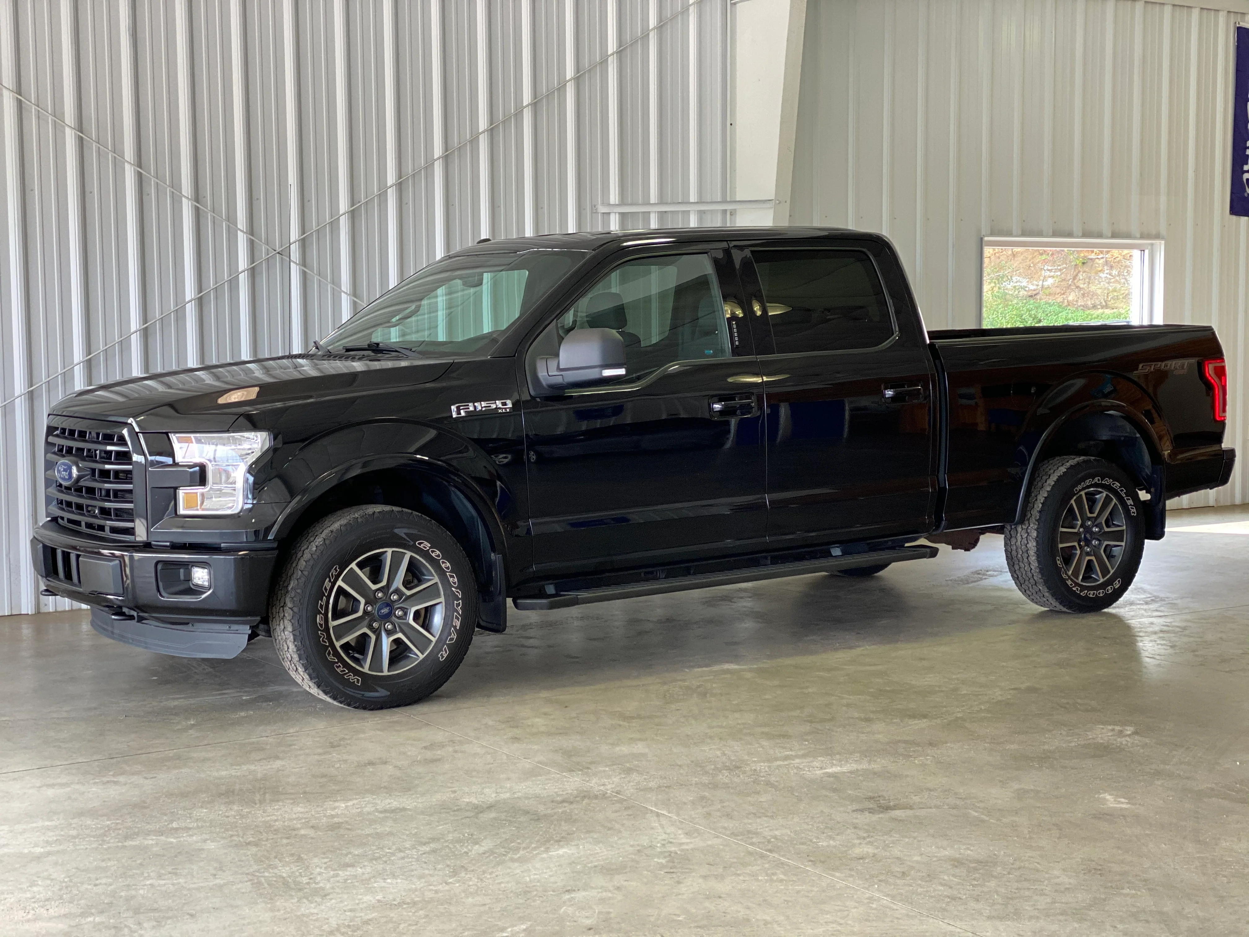 2016 Ford F-150 4WD SuperCrew XLT Sport