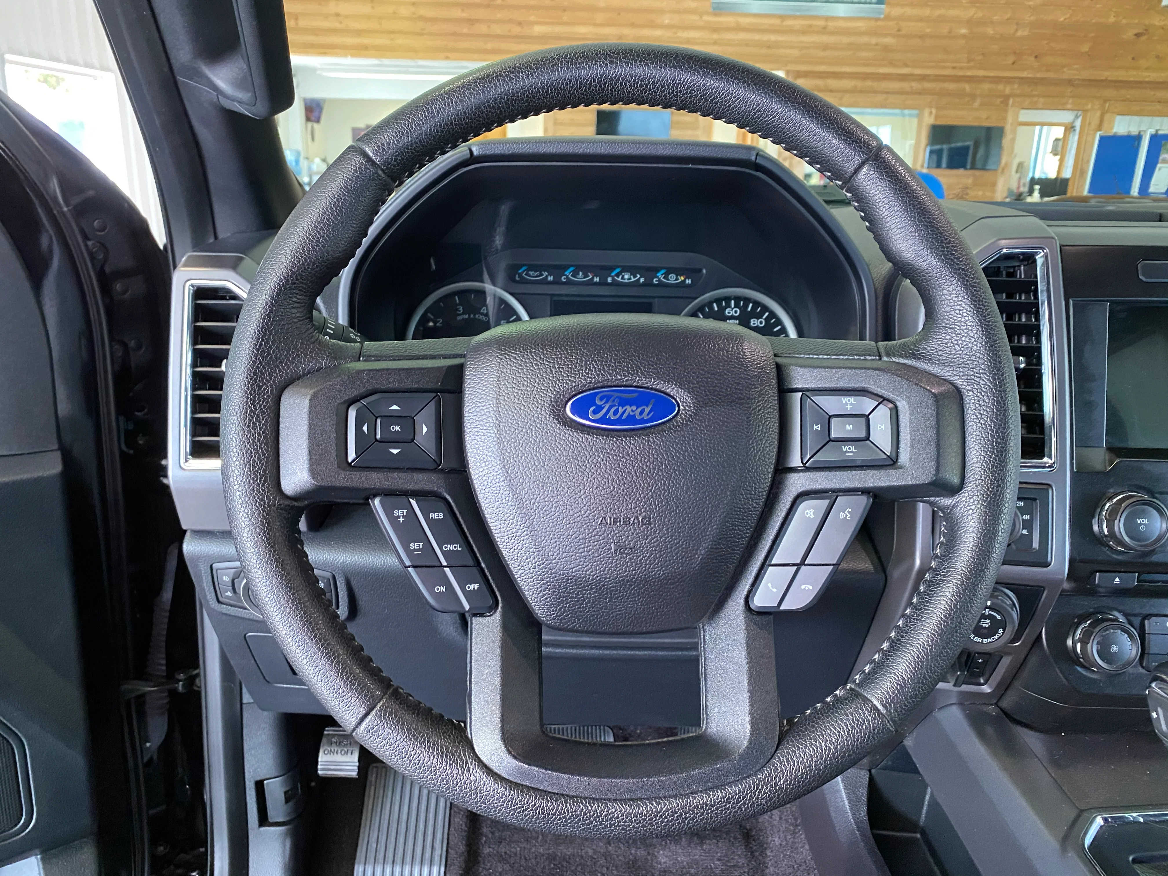 2016 Ford F-150 4WD SuperCrew XLT Sport - Image 15