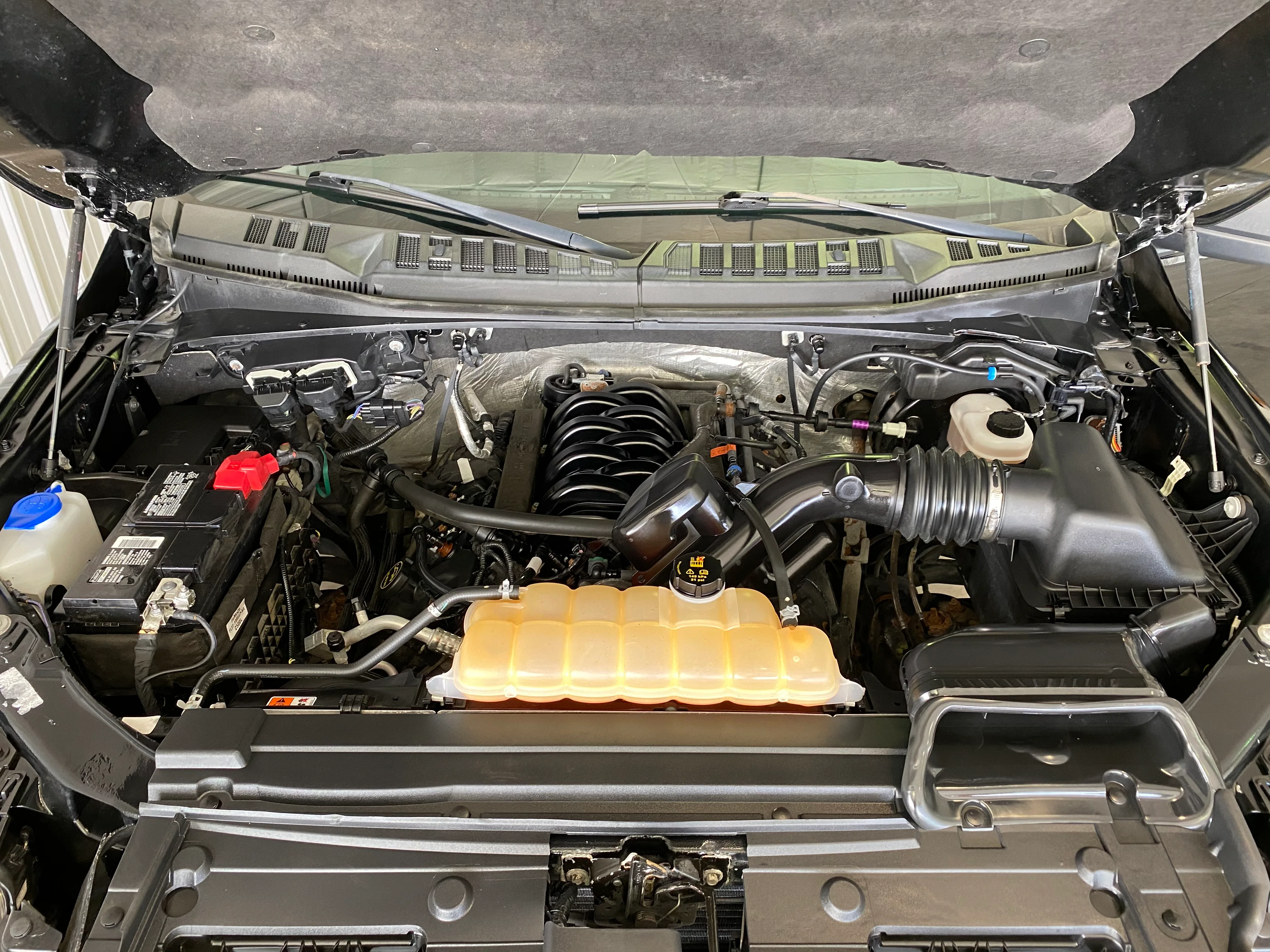 2016 Ford F-150 4WD SuperCrew XLT Sport - Image 8
