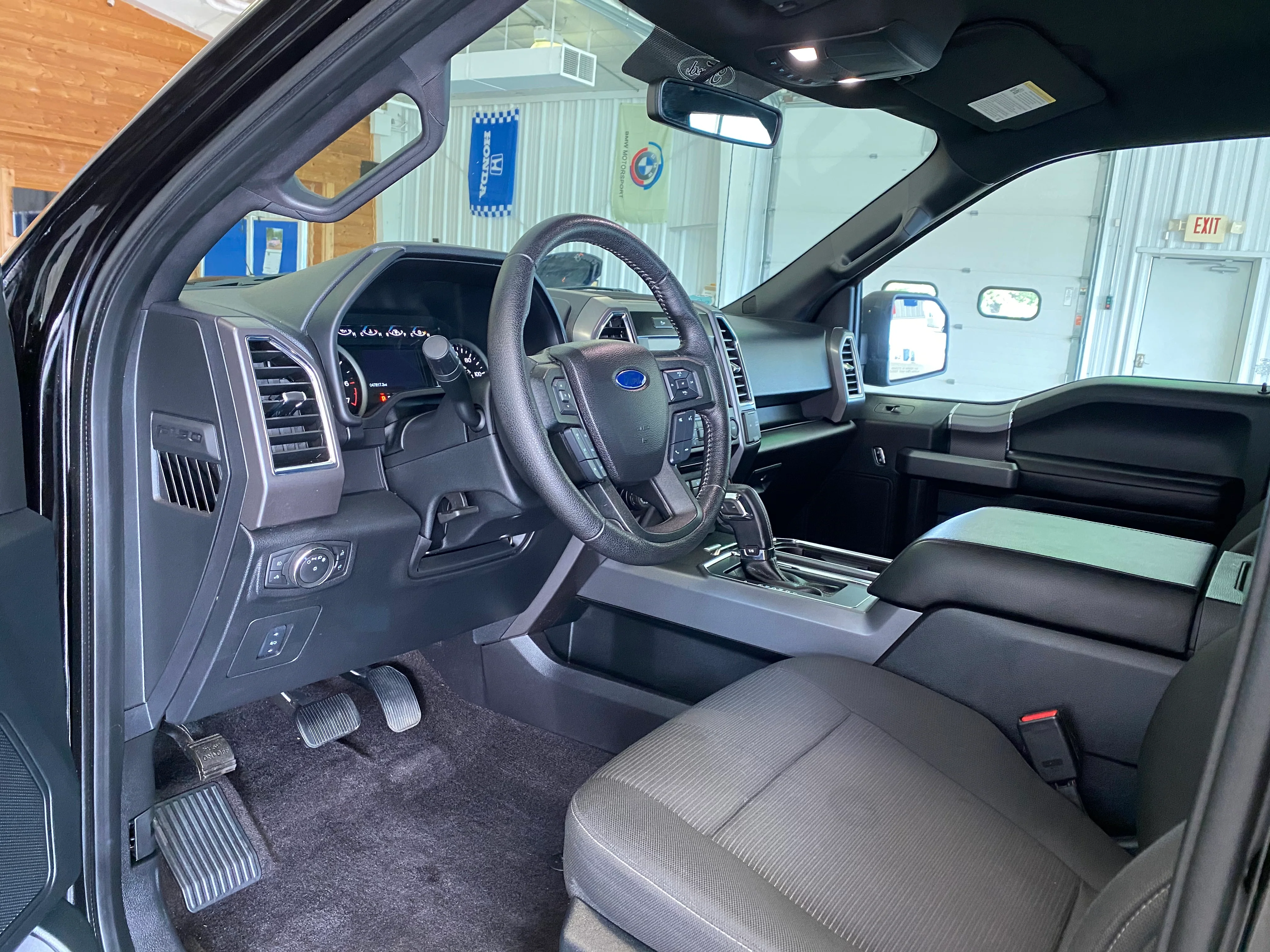 2016 Ford F-150 4WD SuperCrew XLT Sport - Image 9