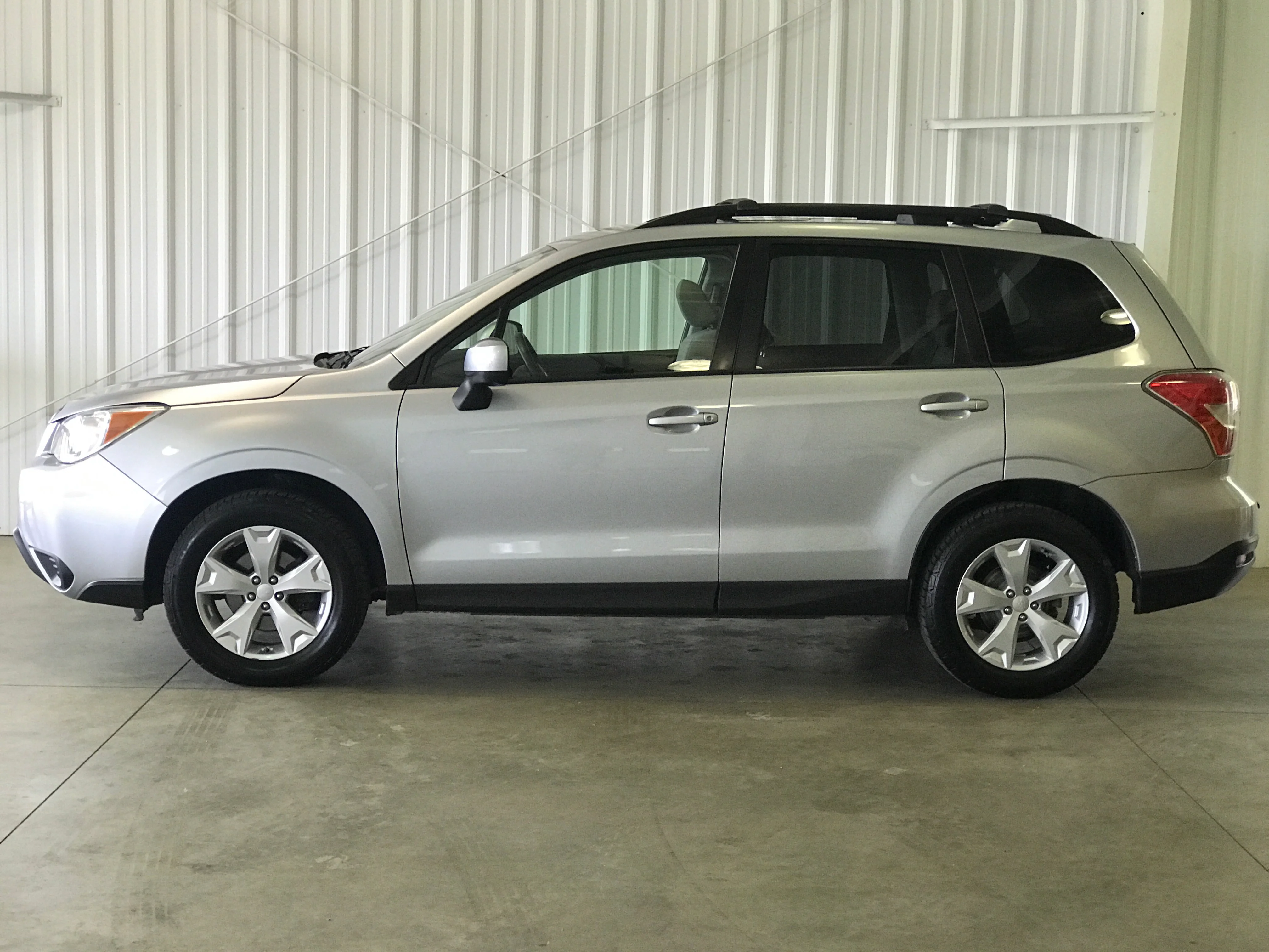2016 Subaru Forester 2.5 Premium Manual - Image 2