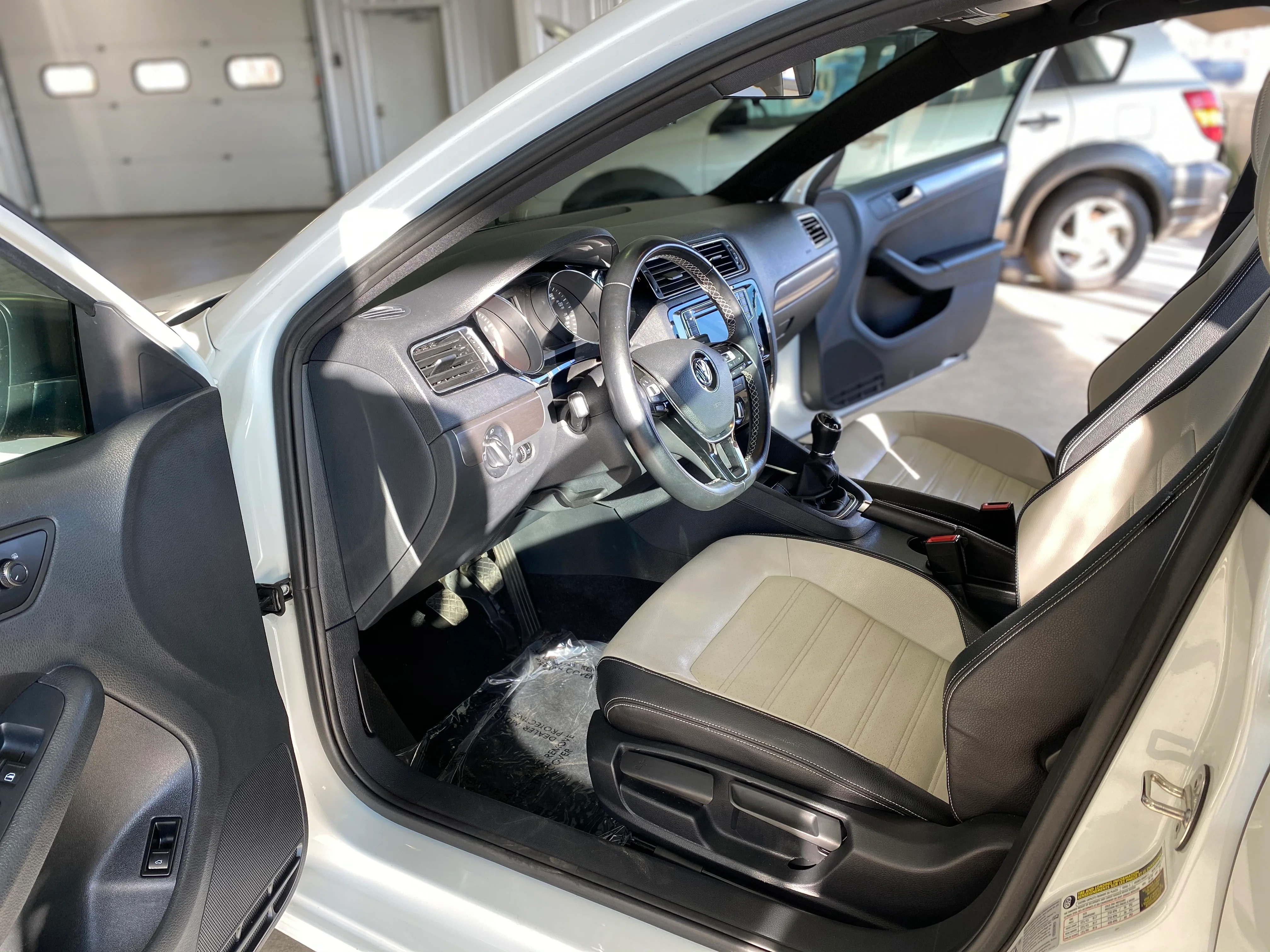 2016 Volkswagen Jetta 1.8T Sport Manual - Image 10