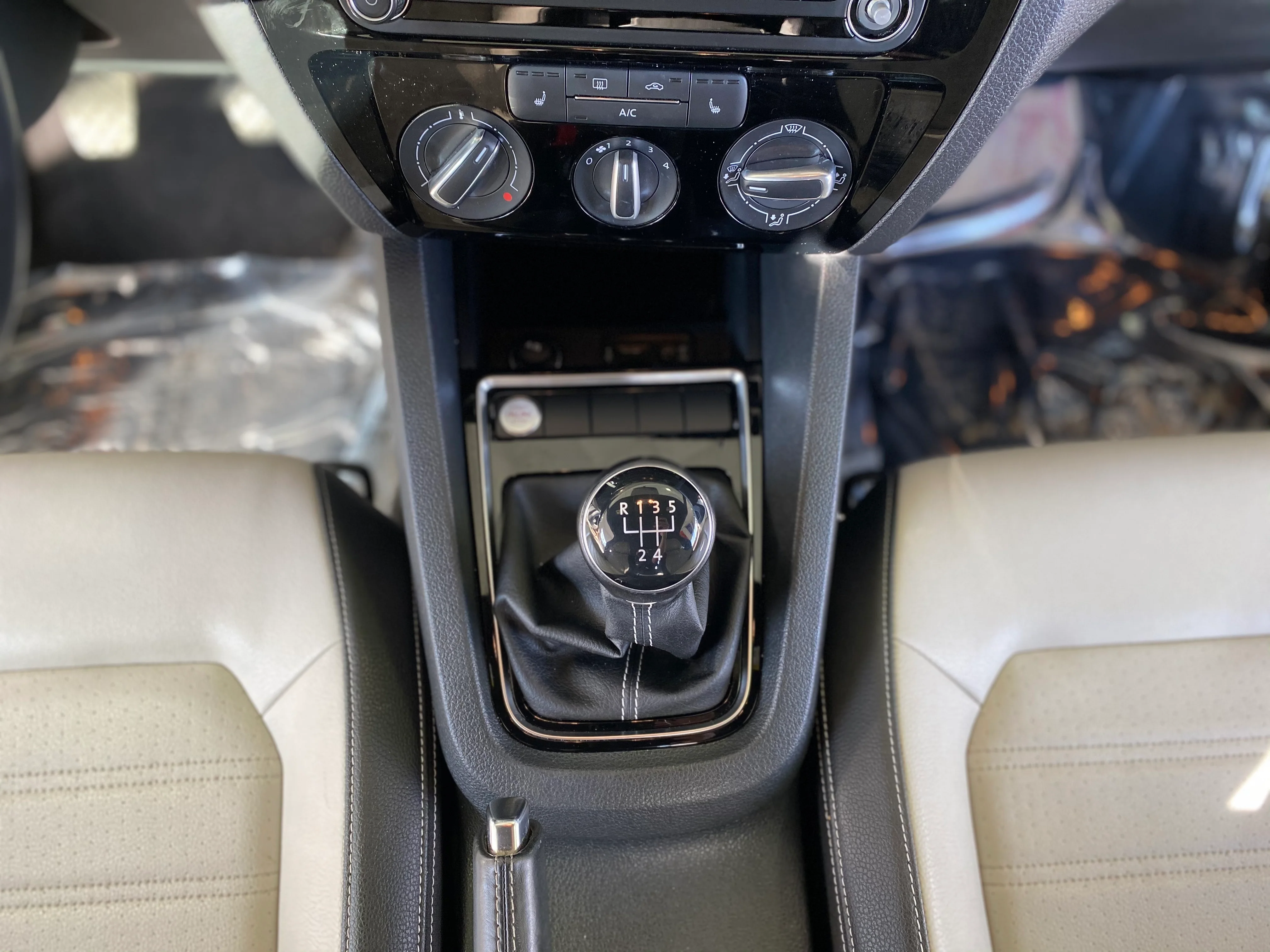 2016 Volkswagen Jetta 1.8T Sport Manual - Image 18
