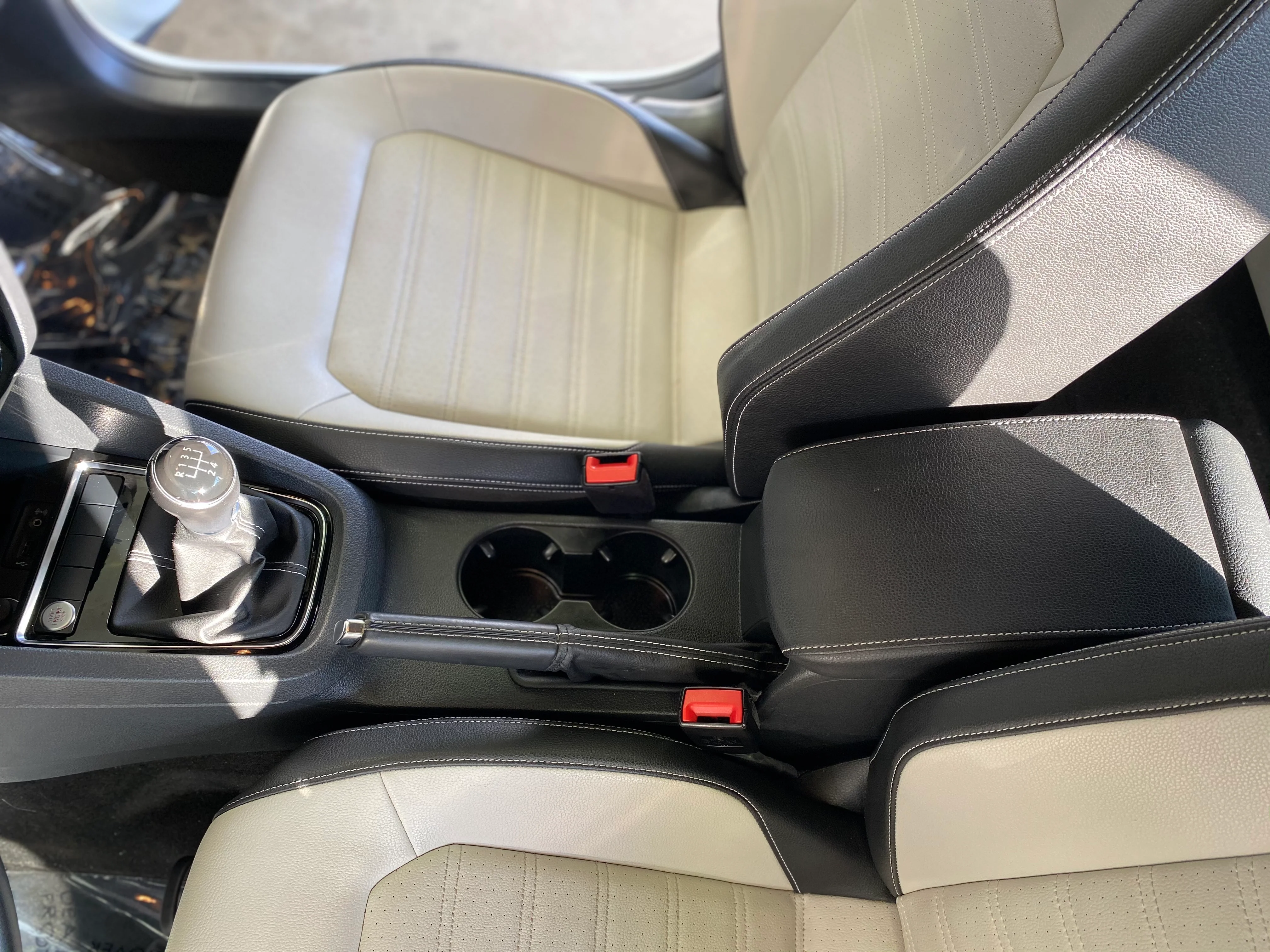 2016 Volkswagen Jetta 1.8T Sport Manual - Image 25
