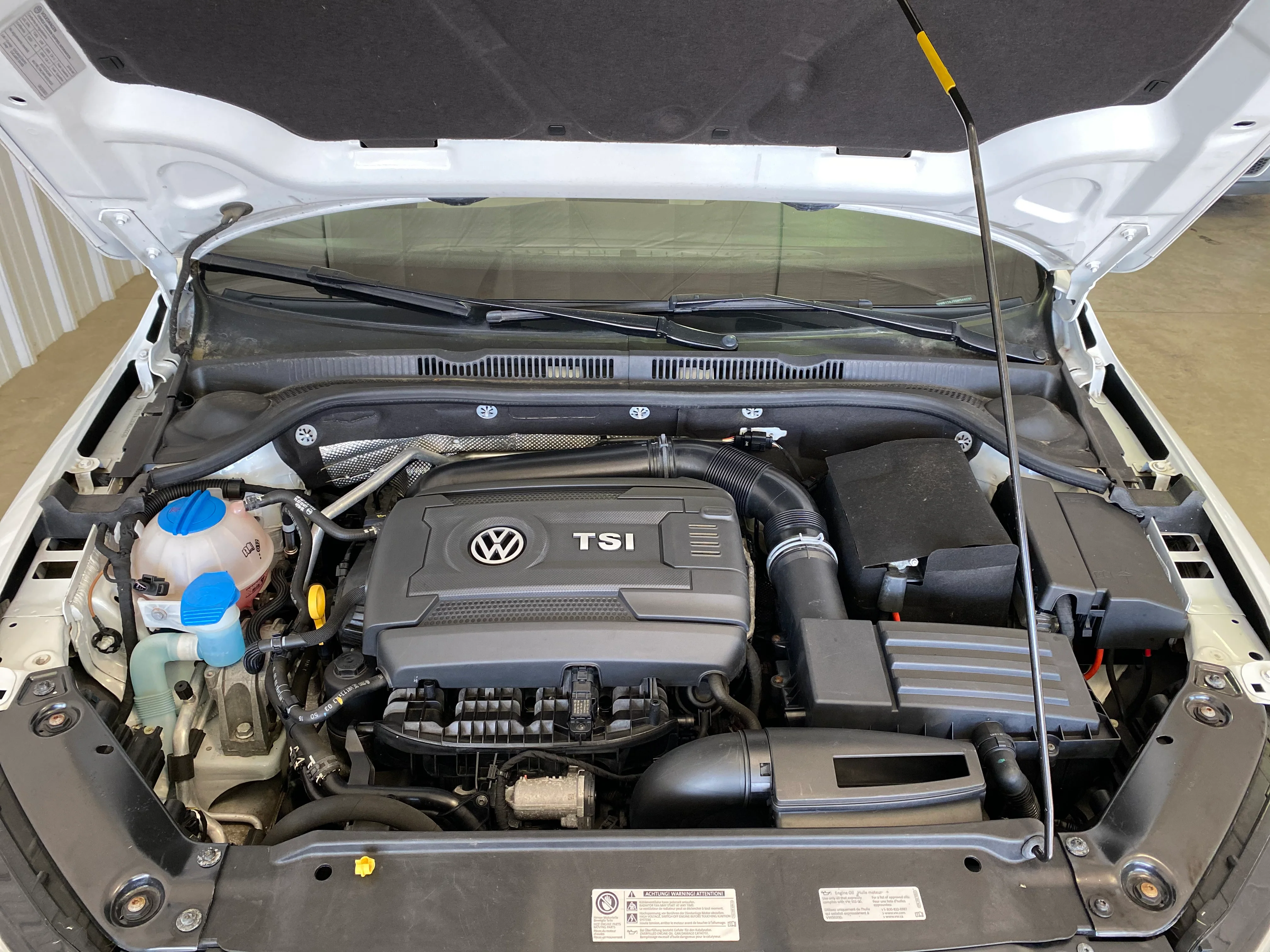 2016 Volkswagen Jetta 1.8T Sport Manual - Image 9