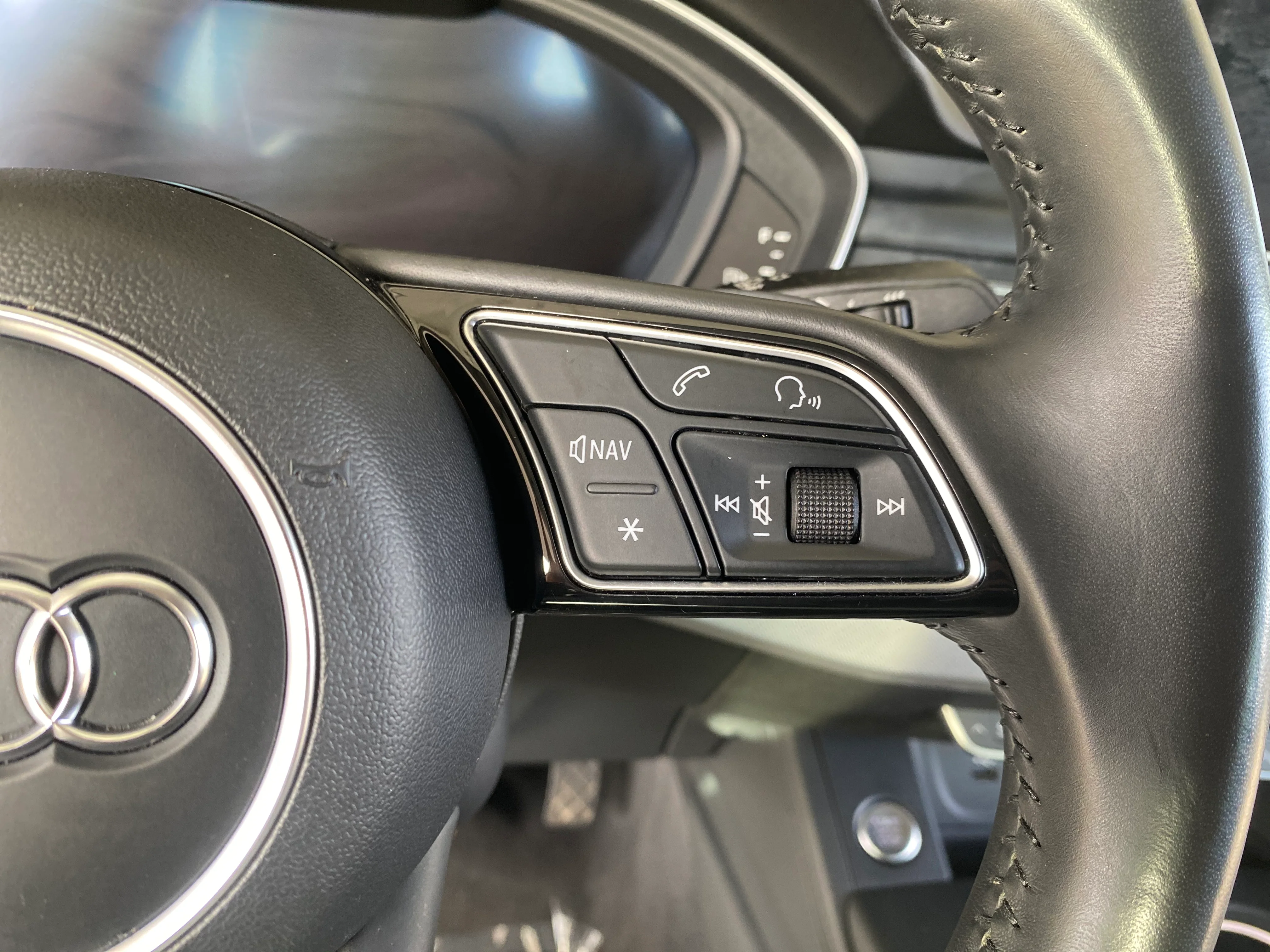 2018 Audi A4 Quattro Premium+ - Image 18