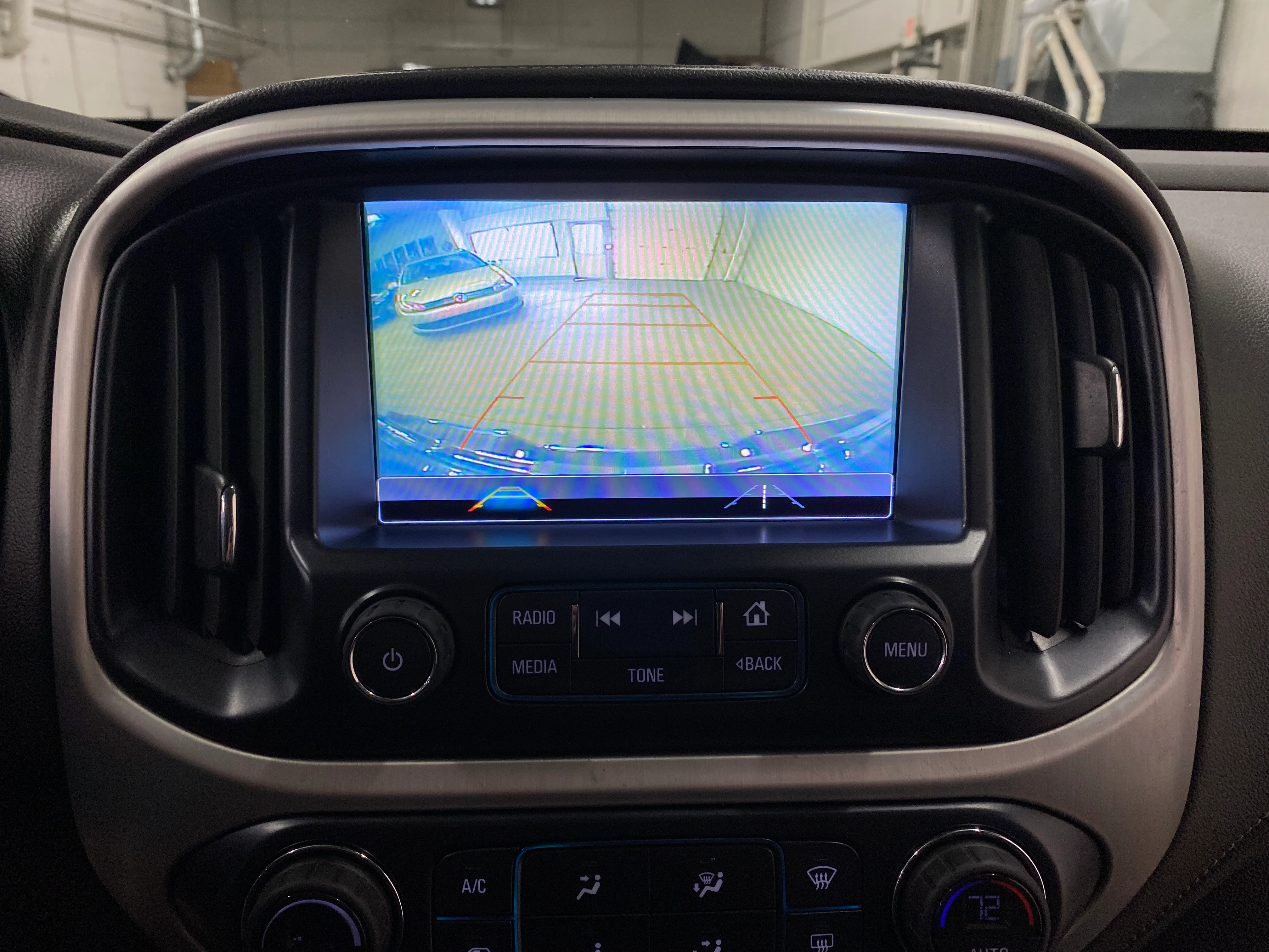 2018 GMC Canyon Crew Cab SLT 4WD - Image 25