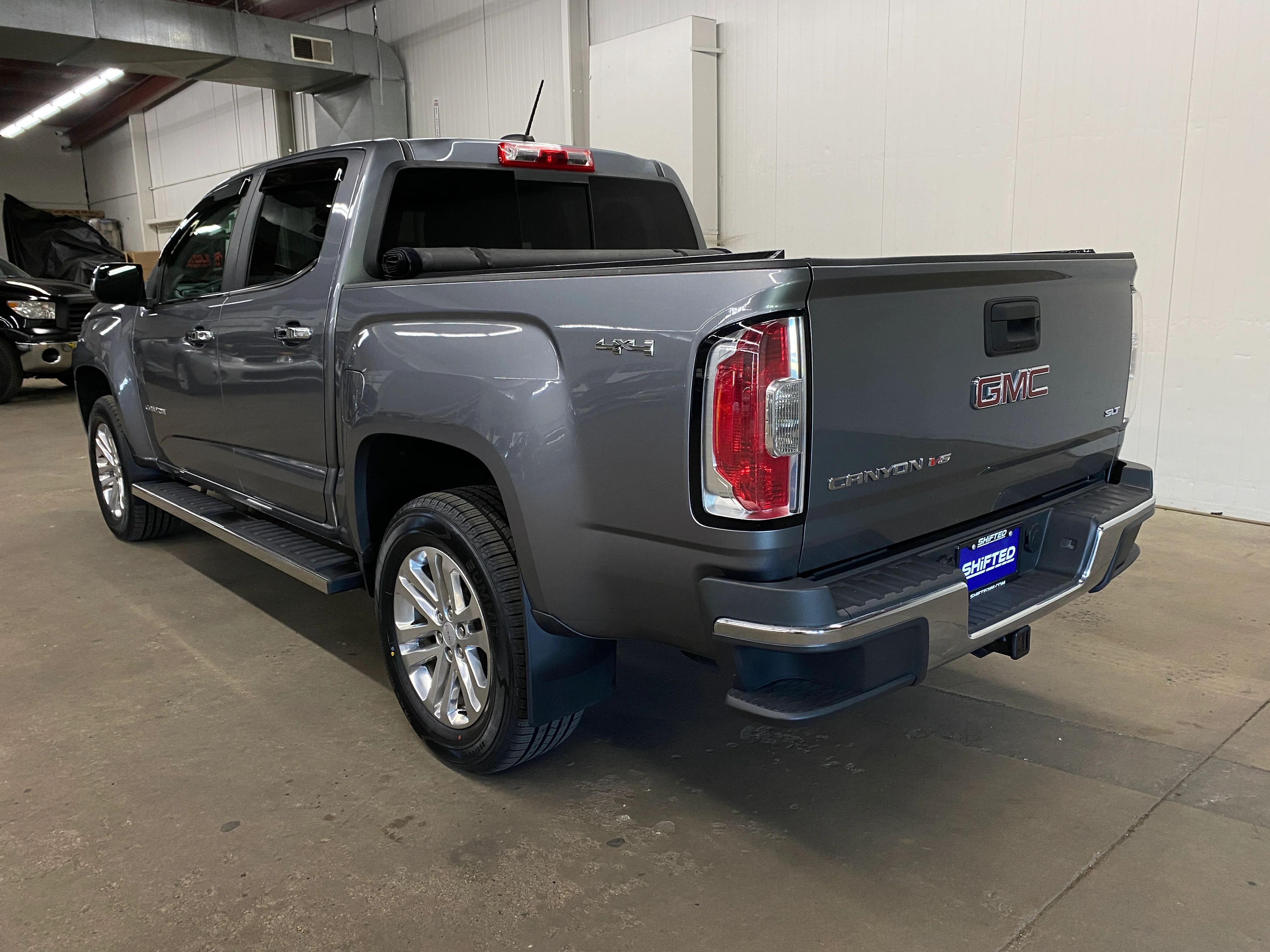 2018 GMC Canyon Crew Cab SLT 4WD - Image 3