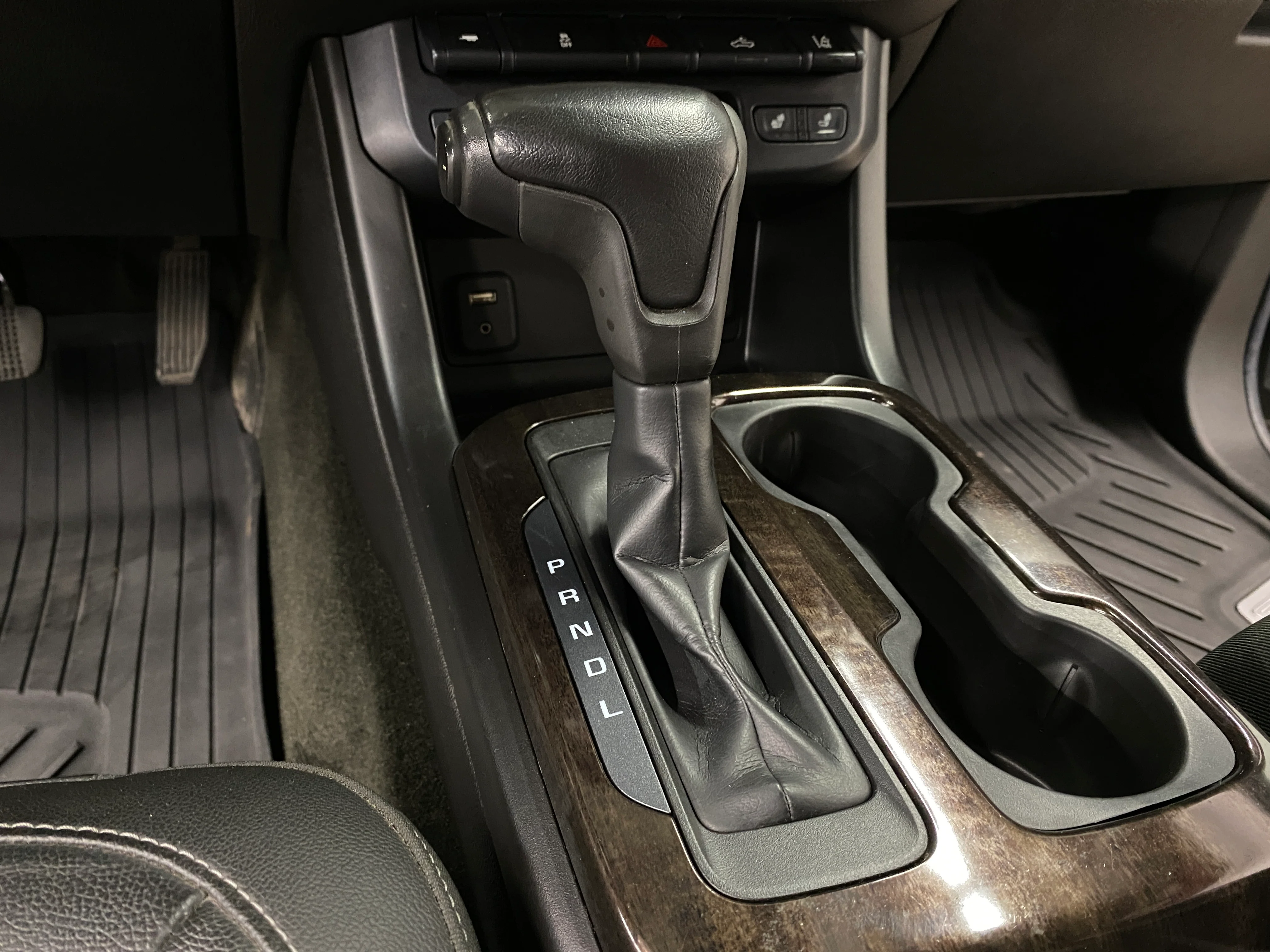 2018 GMC Canyon Crew Cab SLT 4WD - Image 30