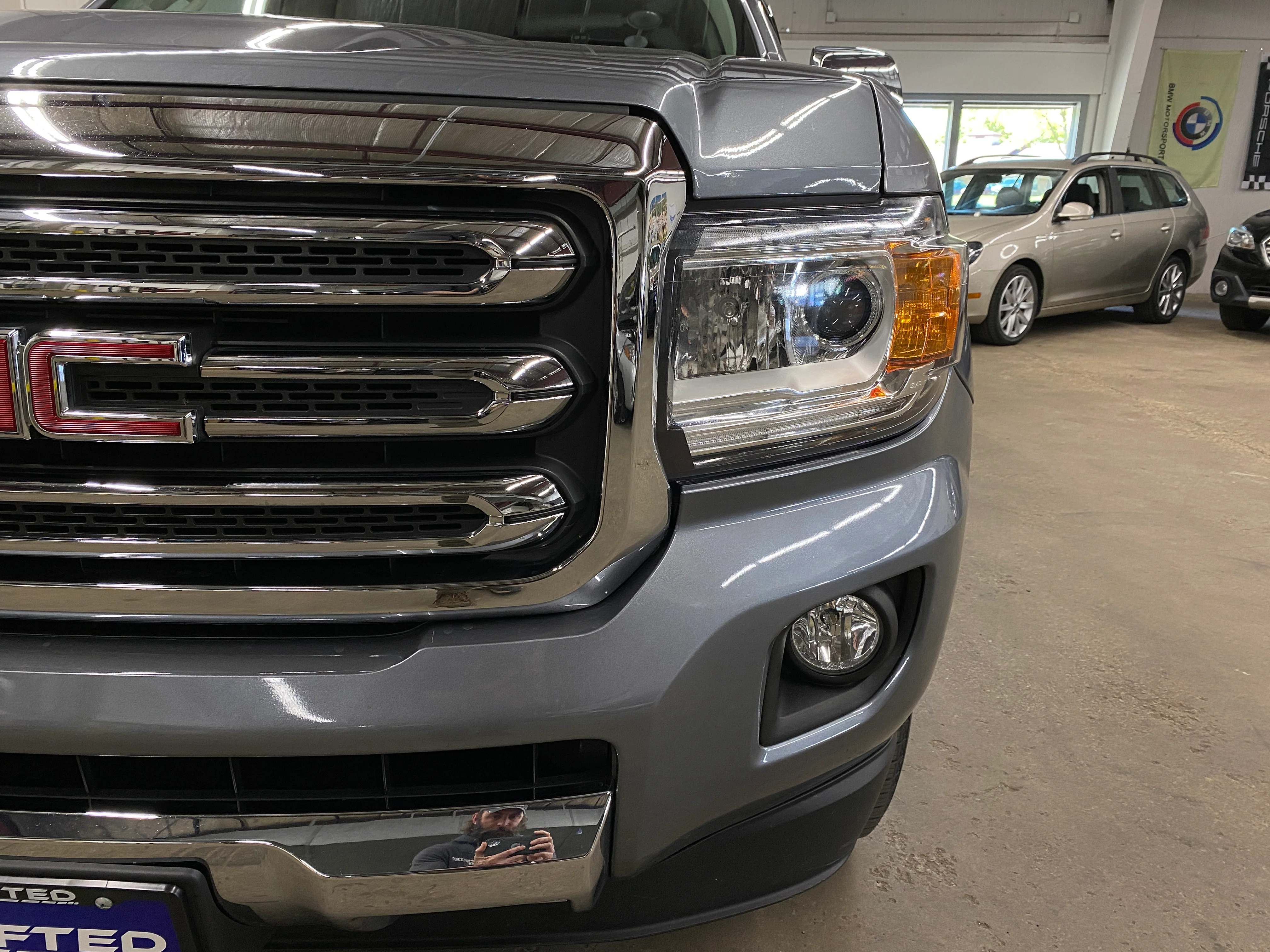 2018 GMC Canyon Crew Cab SLT 4WD - Image 41